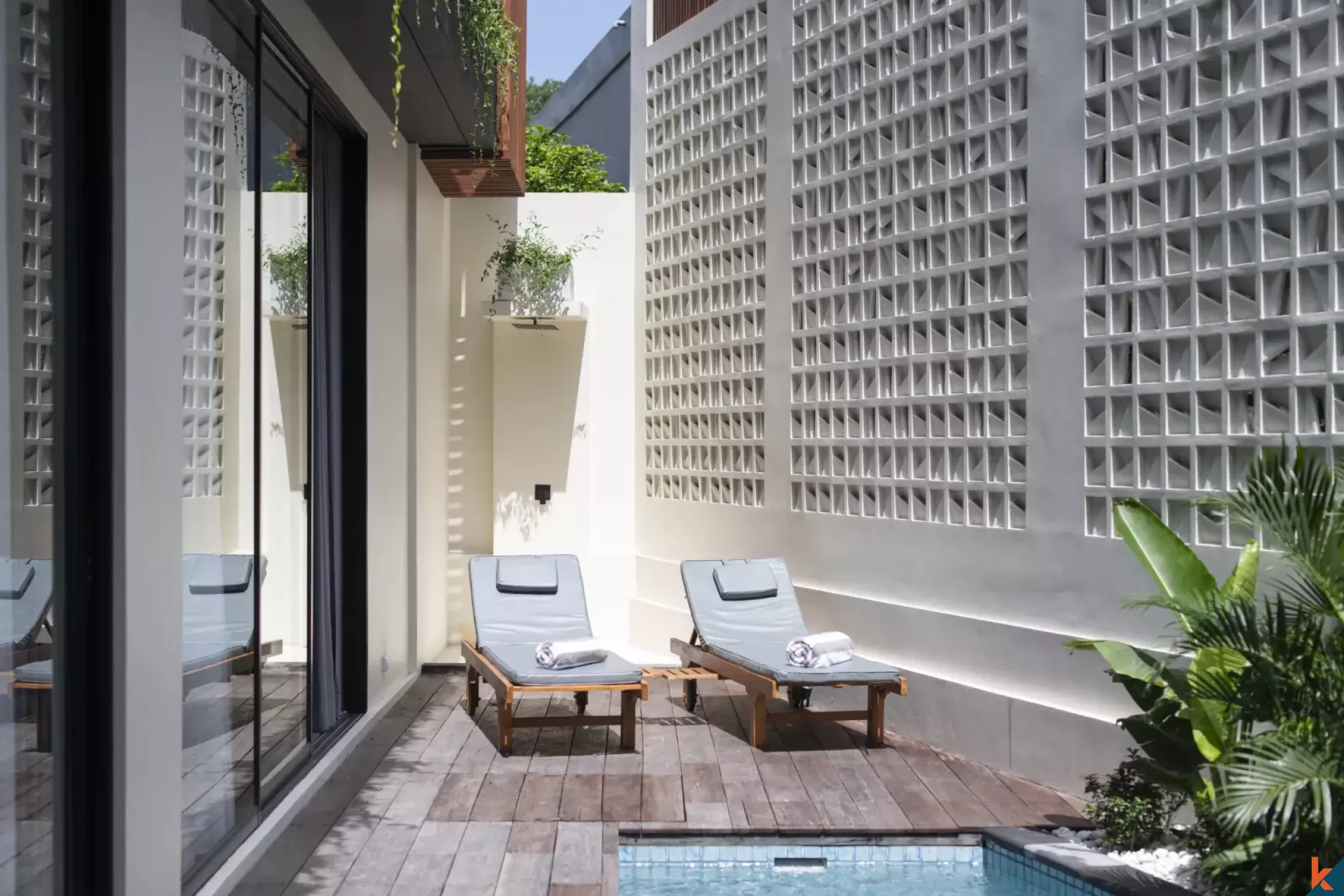 Villa Sewa Tiga Kamar Tidur Modern di Pusat Umalas