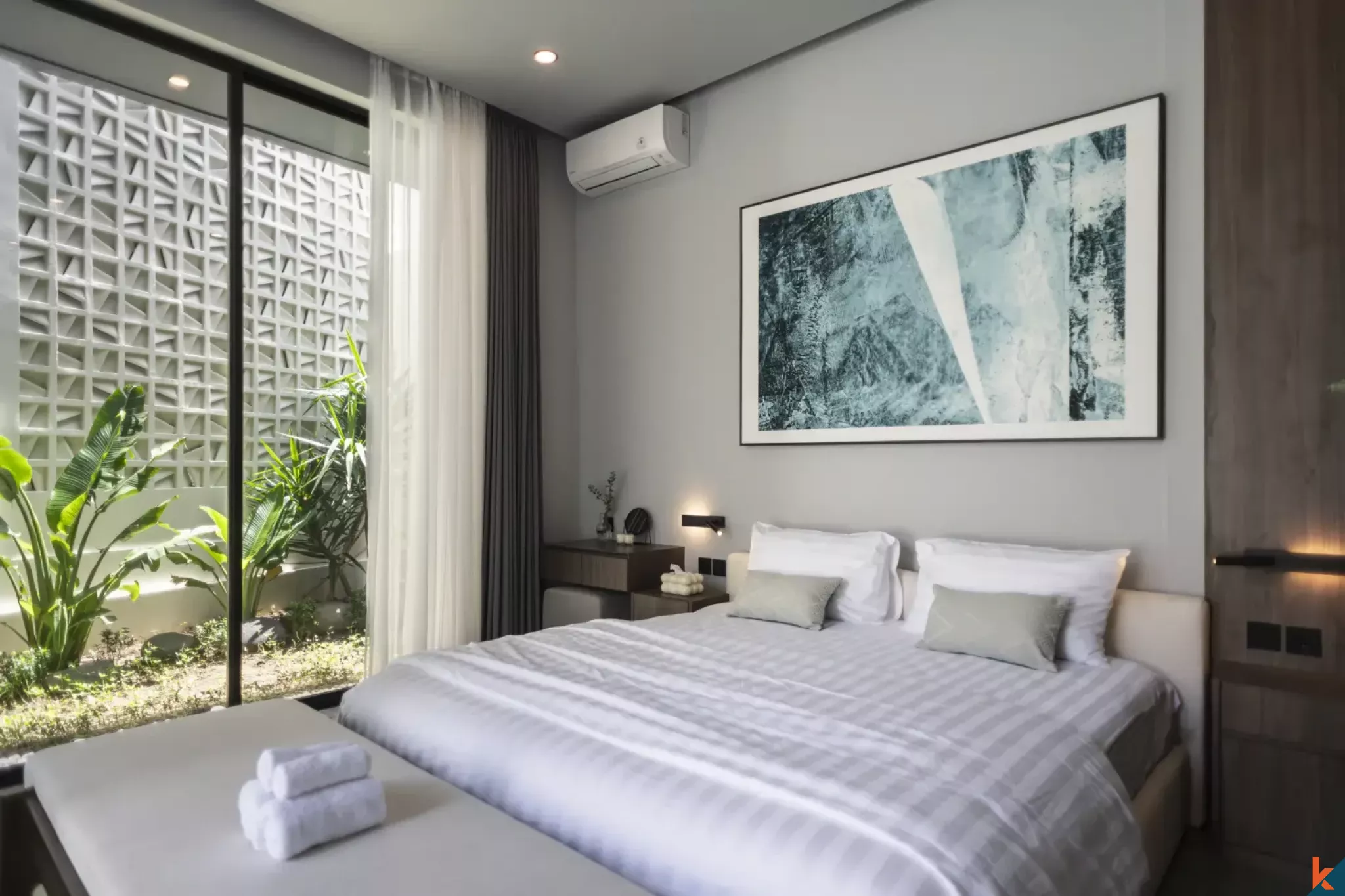 Villa Sewa Tiga Kamar Tidur Modern di Pusat Umalas