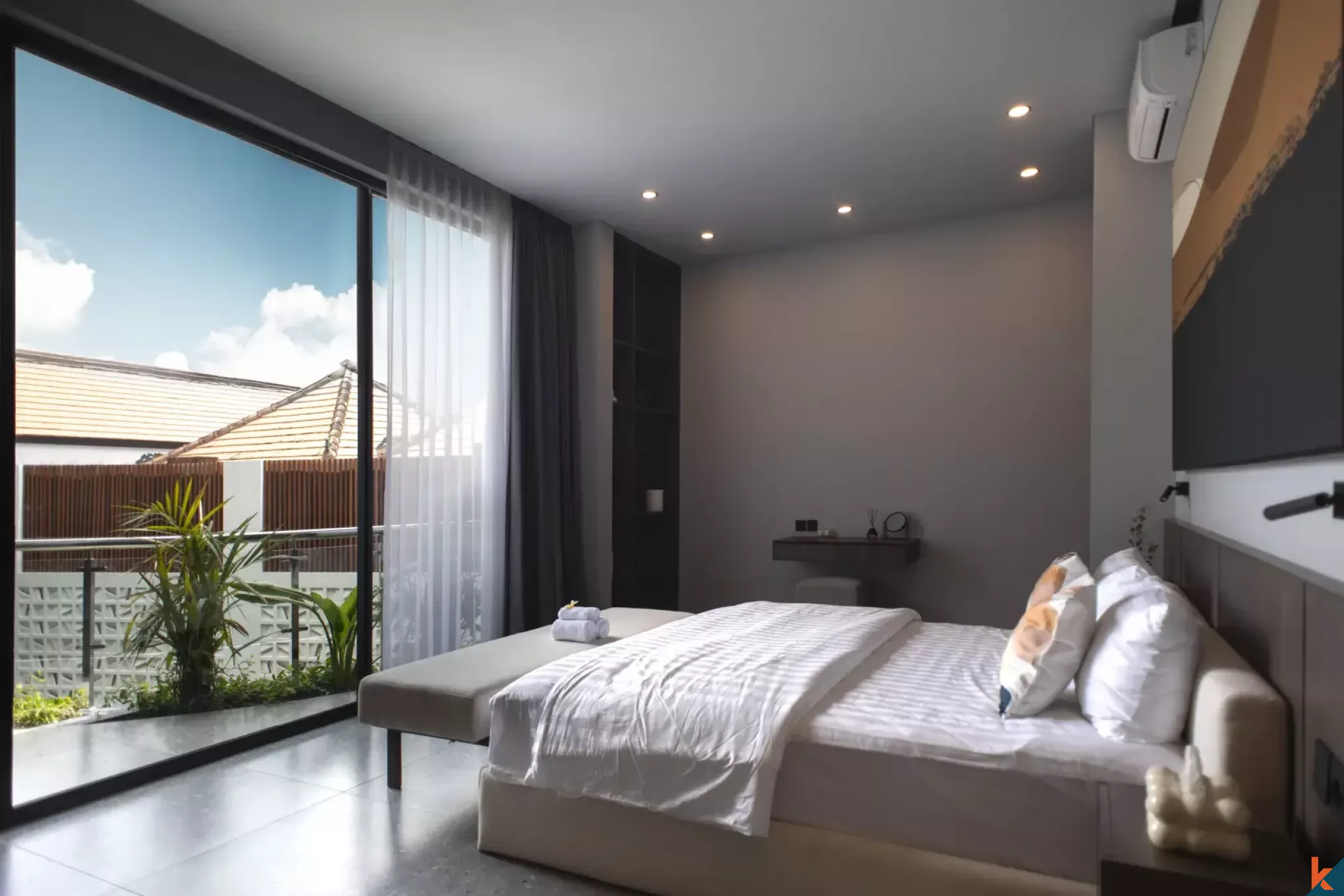 Villa Sewa Tiga Kamar Tidur Modern di Pusat Umalas