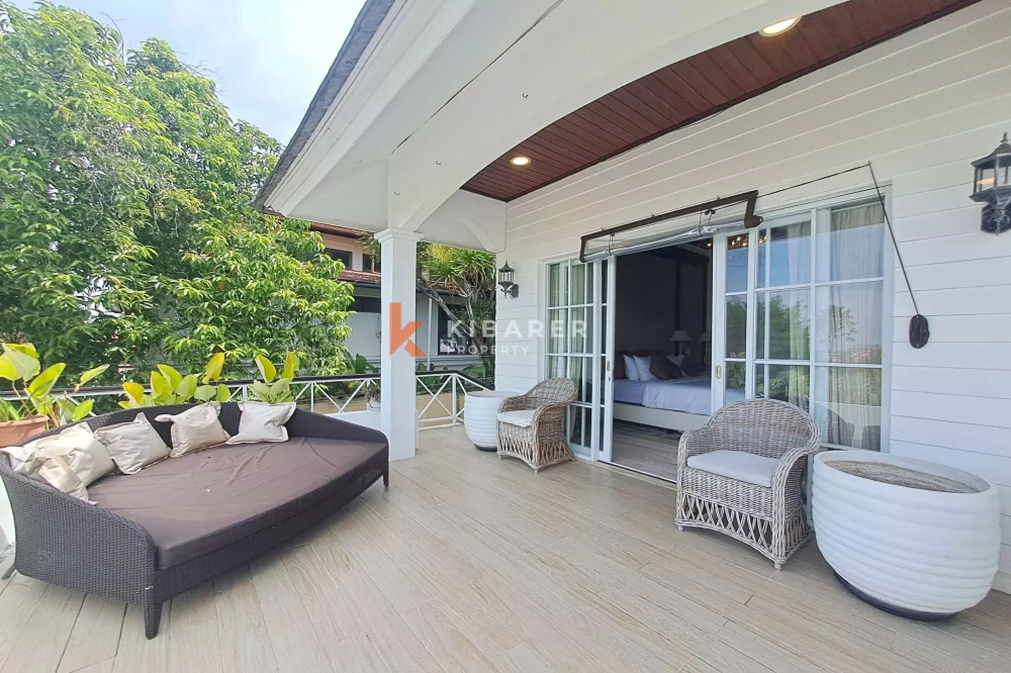 Villa chaleureuse de trois chambres dans un quartier stratégique de Berawa