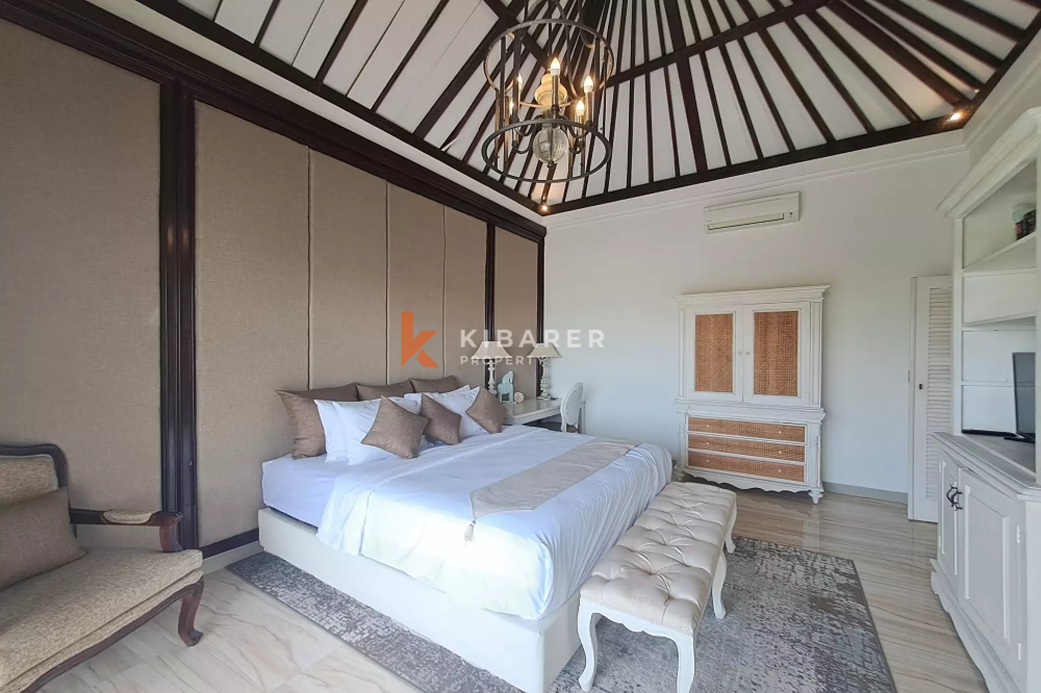 Villa chaleureuse de trois chambres dans un quartier stratégique de Berawa