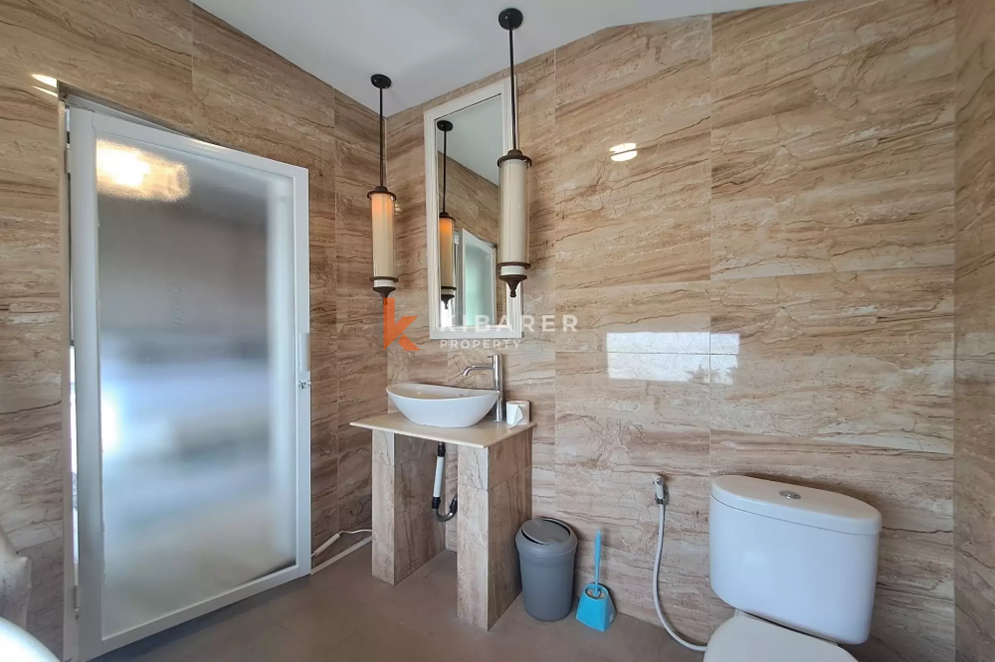 Villa chaleureuse de trois chambres dans un quartier stratégique de Berawa