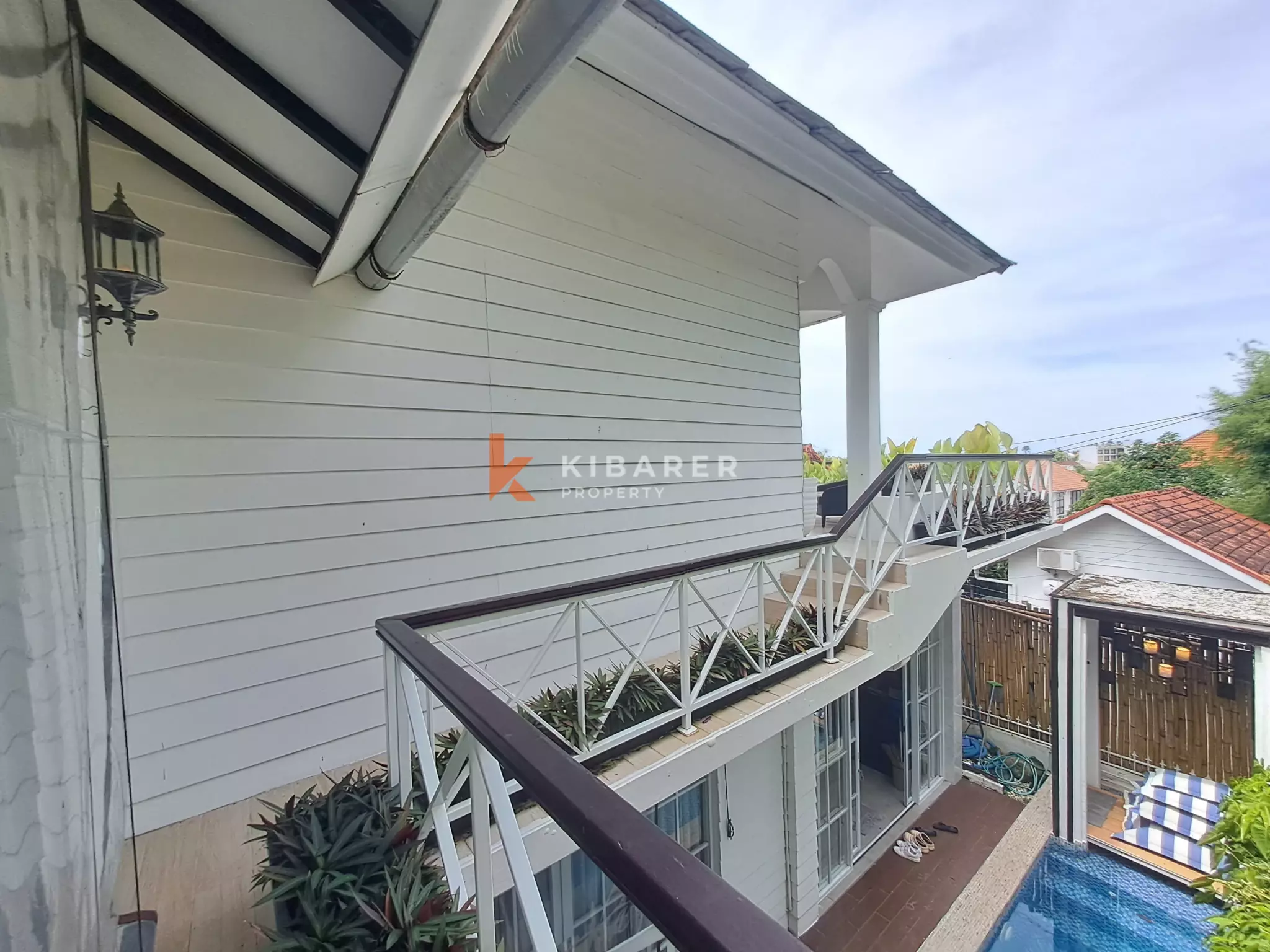 Villa chaleureuse de trois chambres dans un quartier stratégique de Berawa