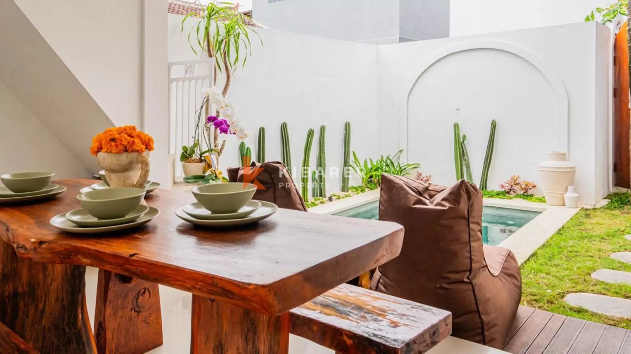 Bersantai dan Bersantai di Vila Tiga Kamar Tidur yang Indah di Ungasan