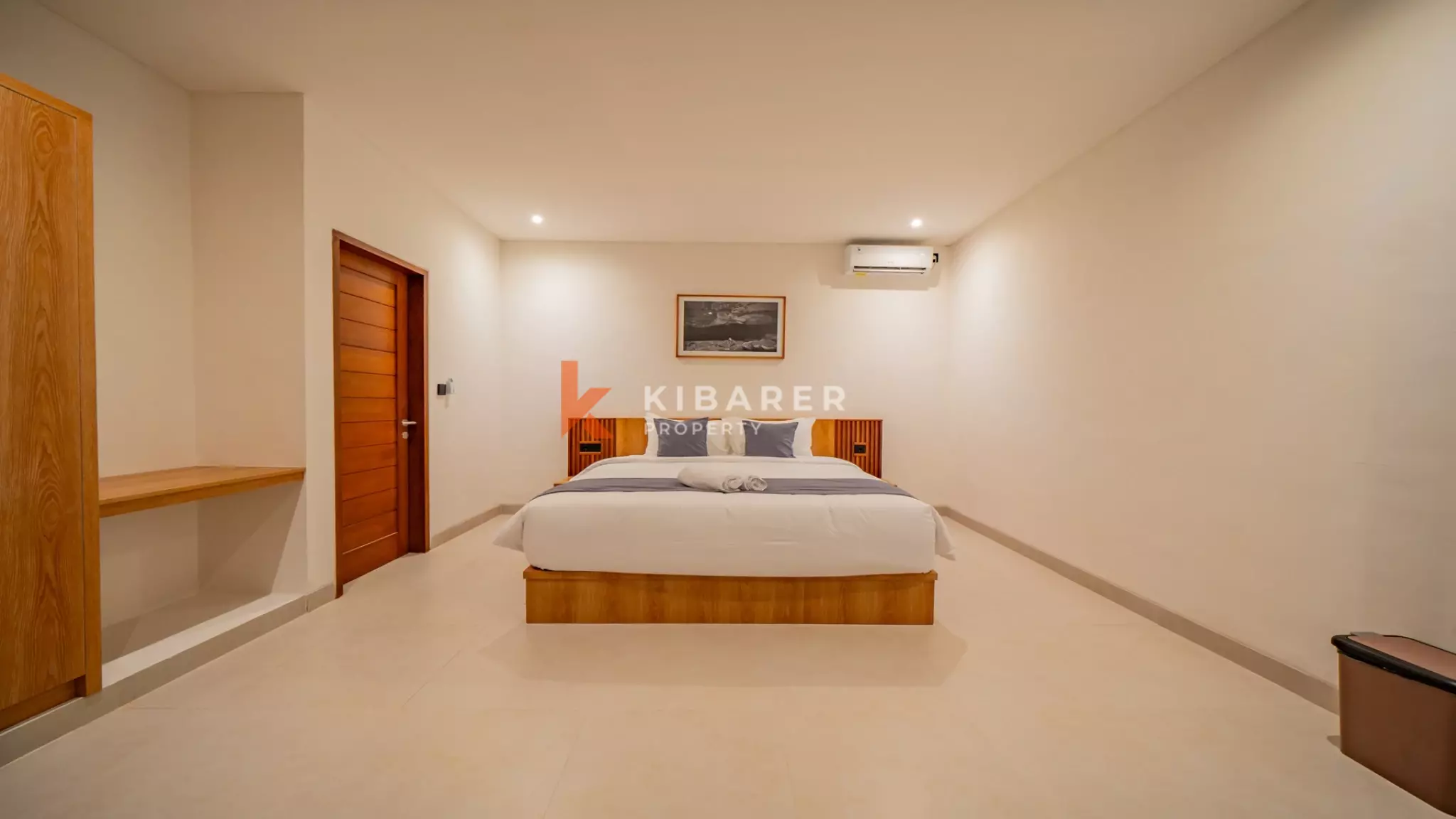 Vila Tropis Tiga Kamar Tidur yang Menawan dengan Konsep Hunian Tertutup di Canggu