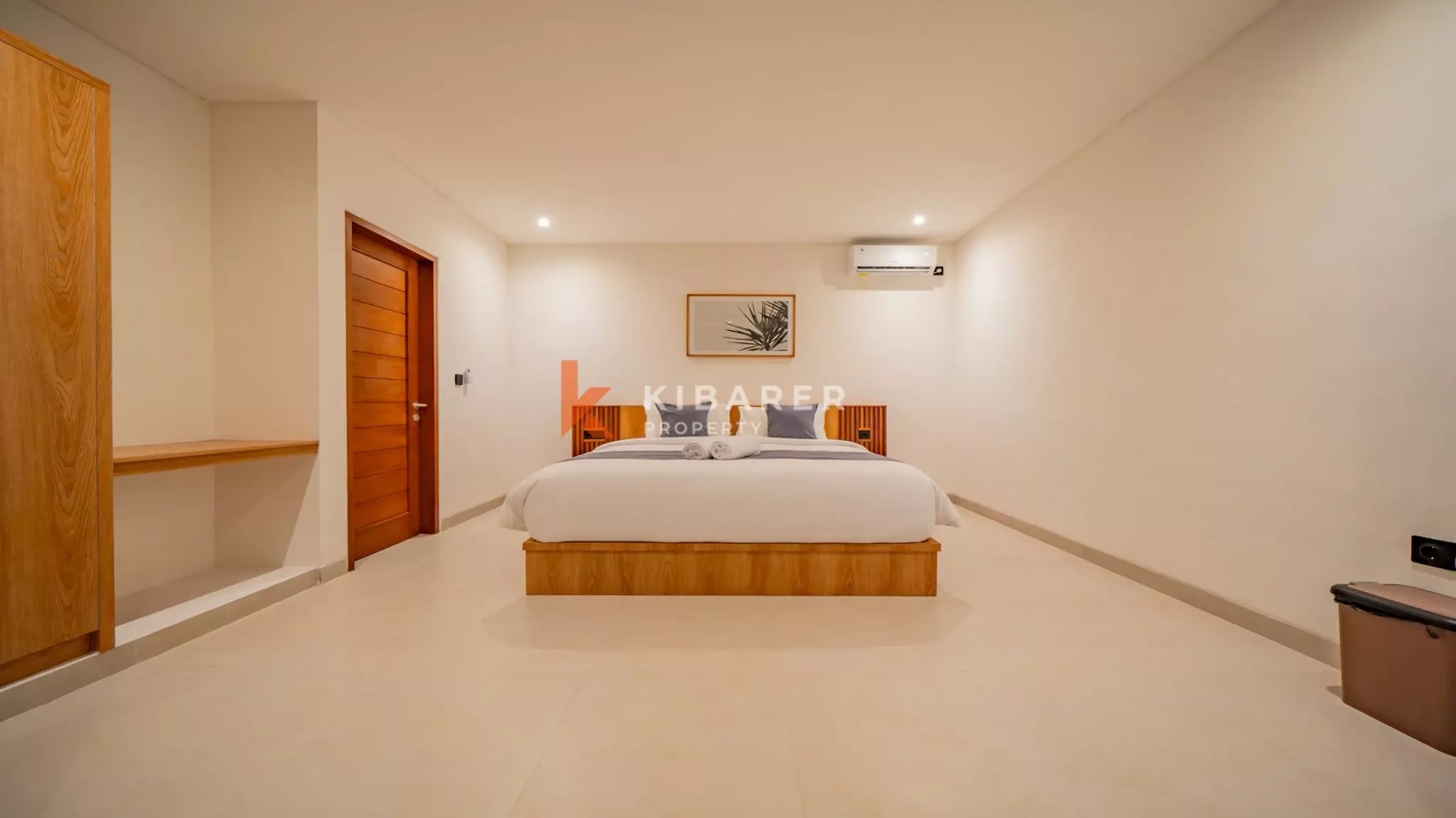 Vila Tropis Tiga Kamar Tidur yang Menawan dengan Konsep Hunian Tertutup di Canggu