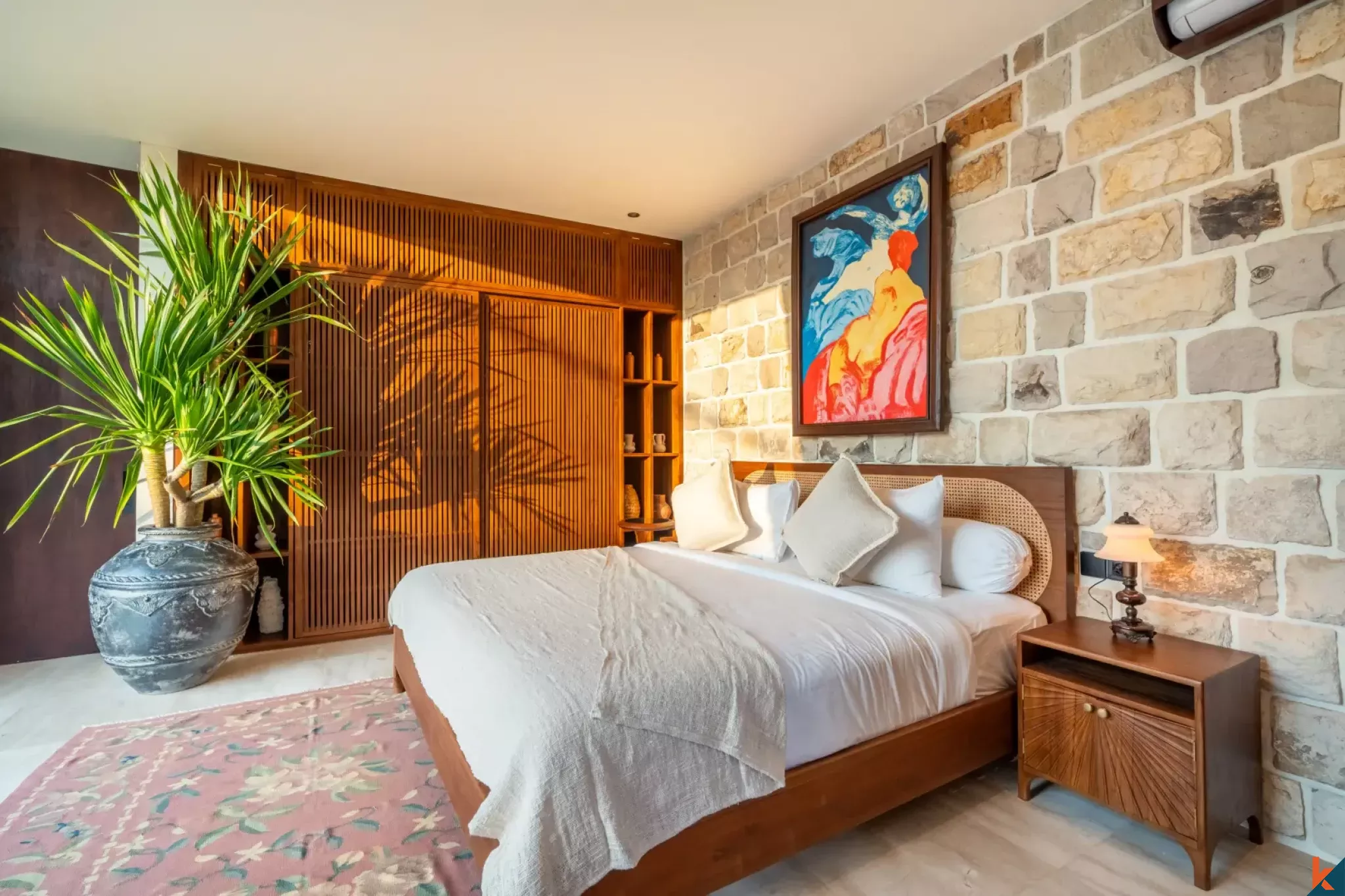 Villa neuve de quatre chambres à coucher sur plusieurs niveaux à vendre à Berawa