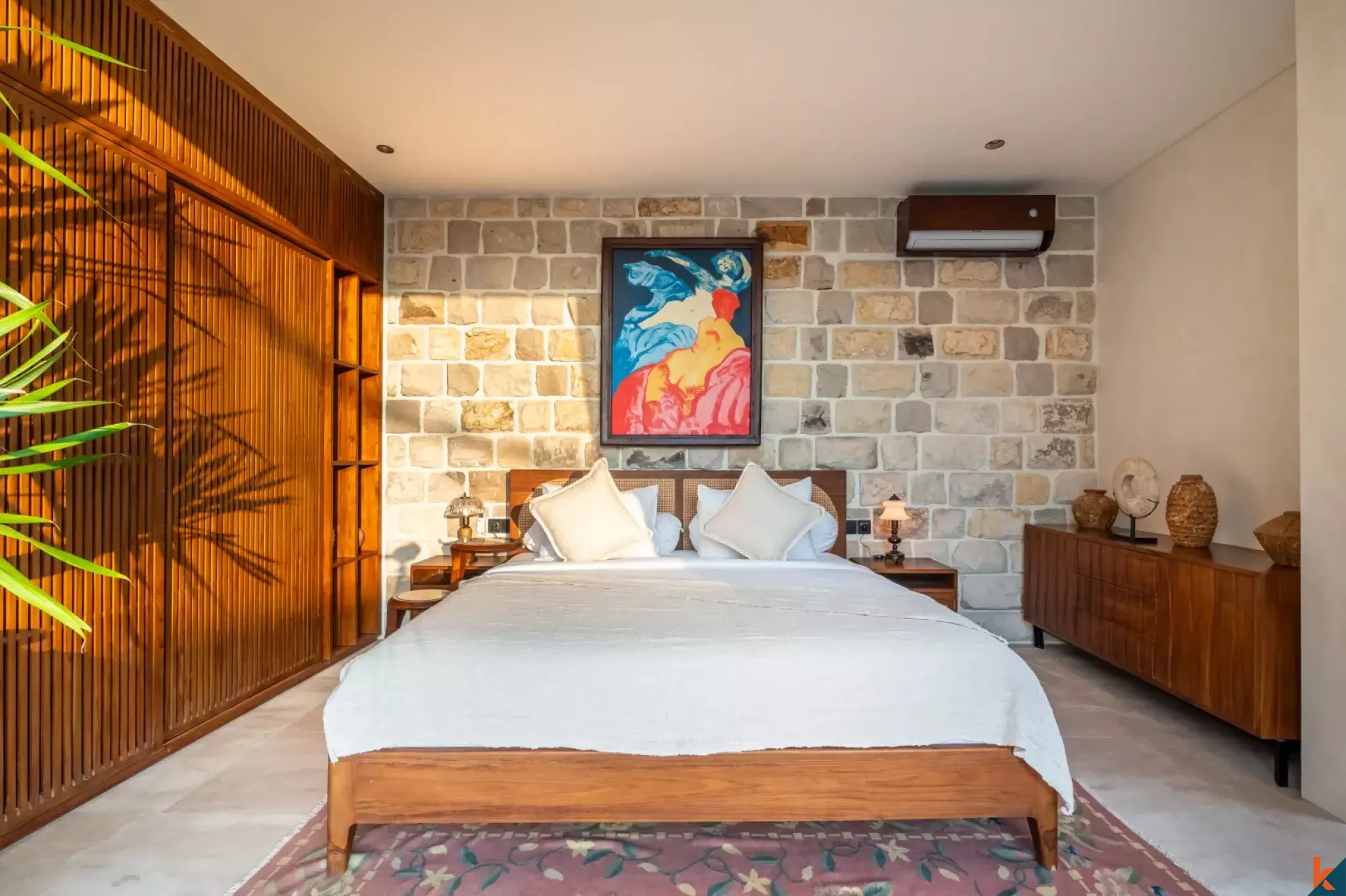 Villa neuve de quatre chambres à coucher sur plusieurs niveaux à vendre à Berawa