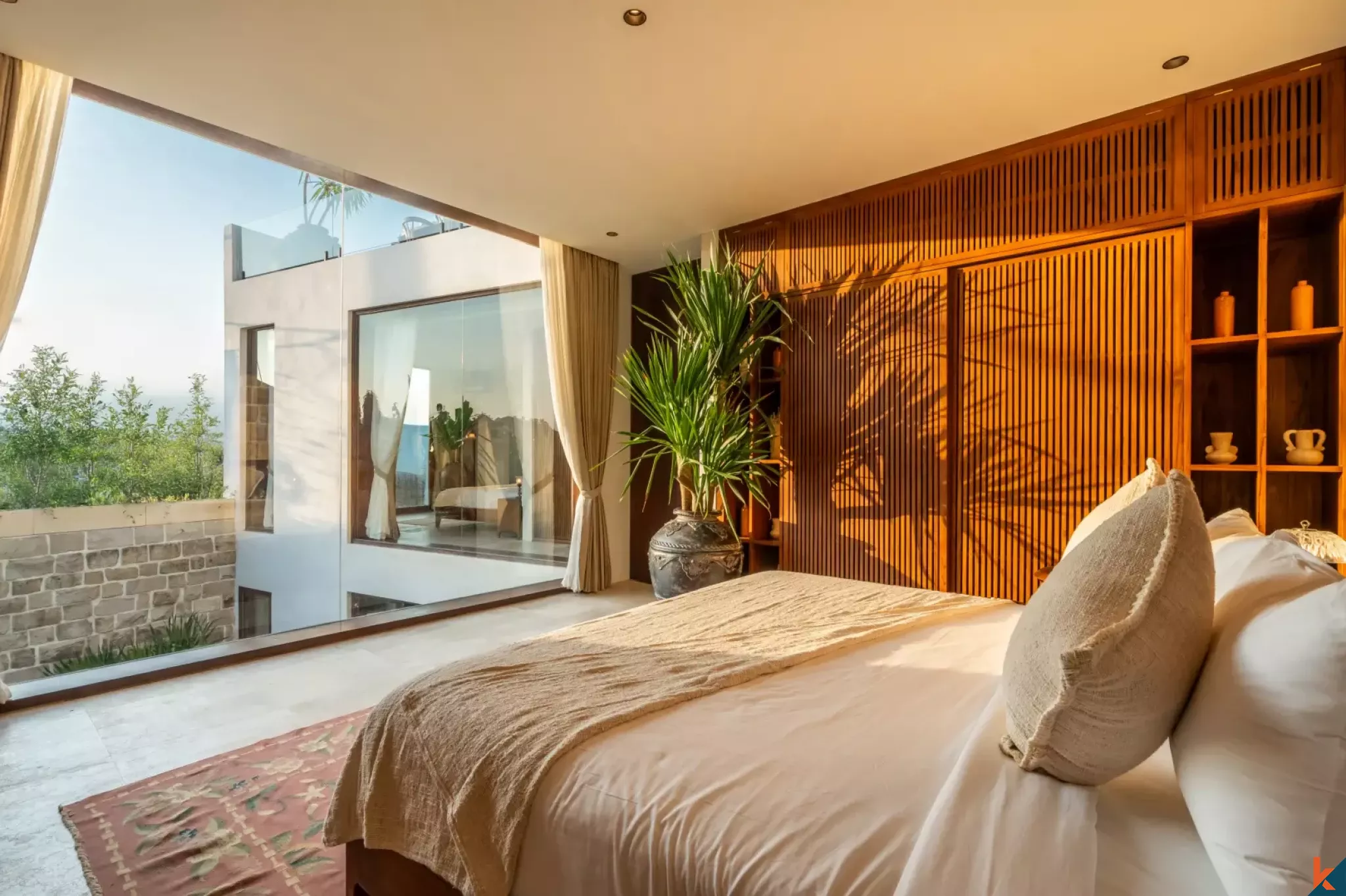 Villa neuve de quatre chambres à coucher sur plusieurs niveaux à vendre à Berawa