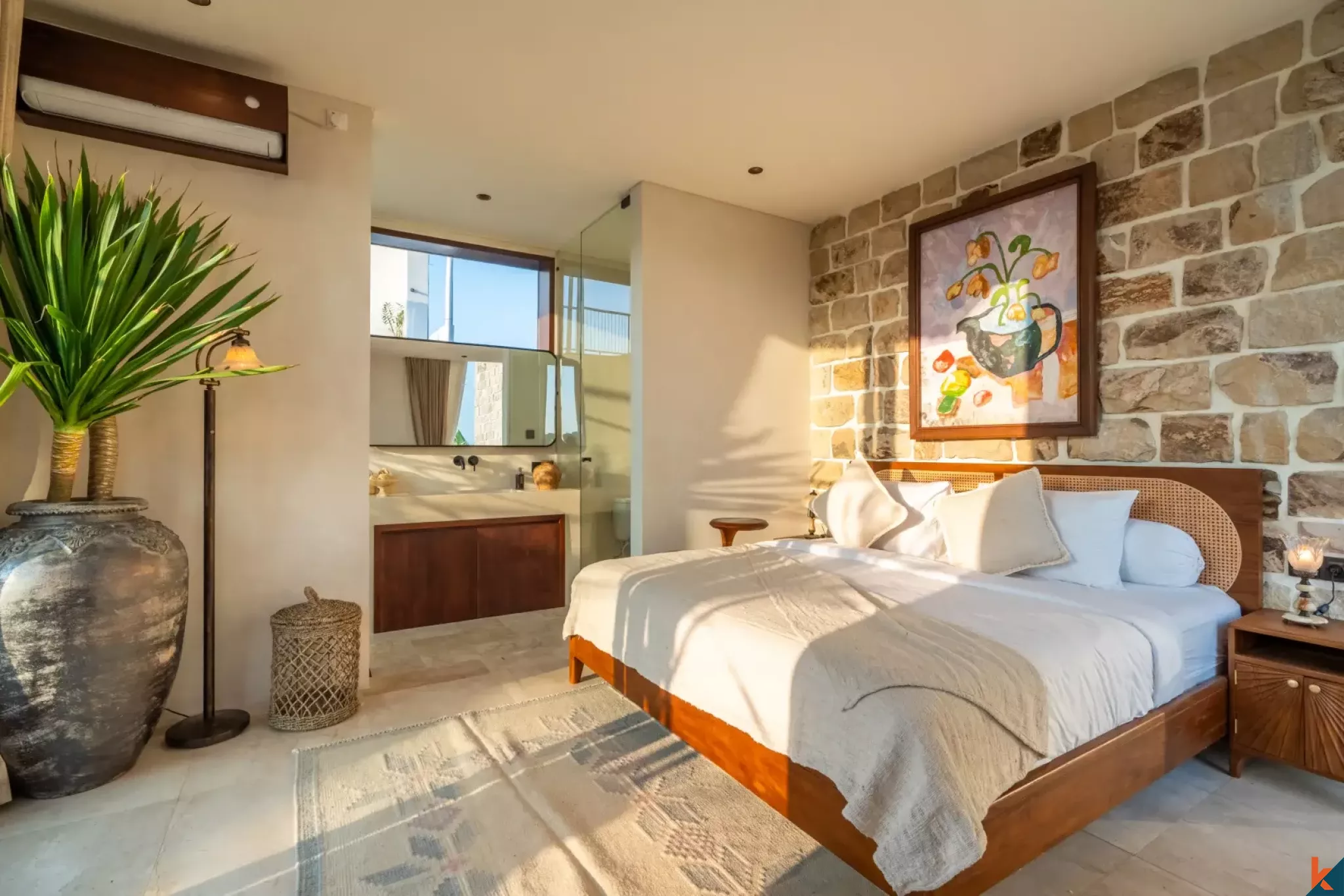 Villa neuve de quatre chambres à coucher sur plusieurs niveaux à vendre à Berawa