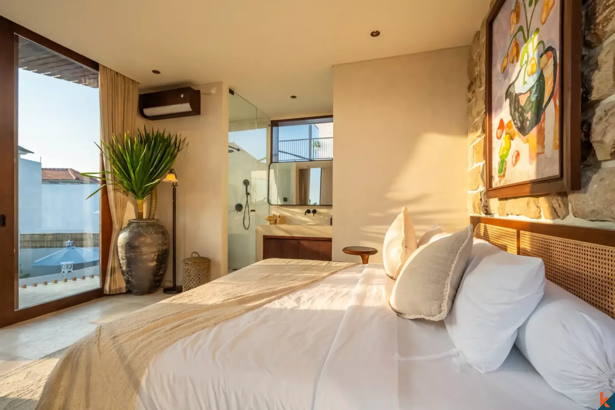 Villa neuve de quatre chambres à coucher sur plusieurs niveaux à vendre à Berawa