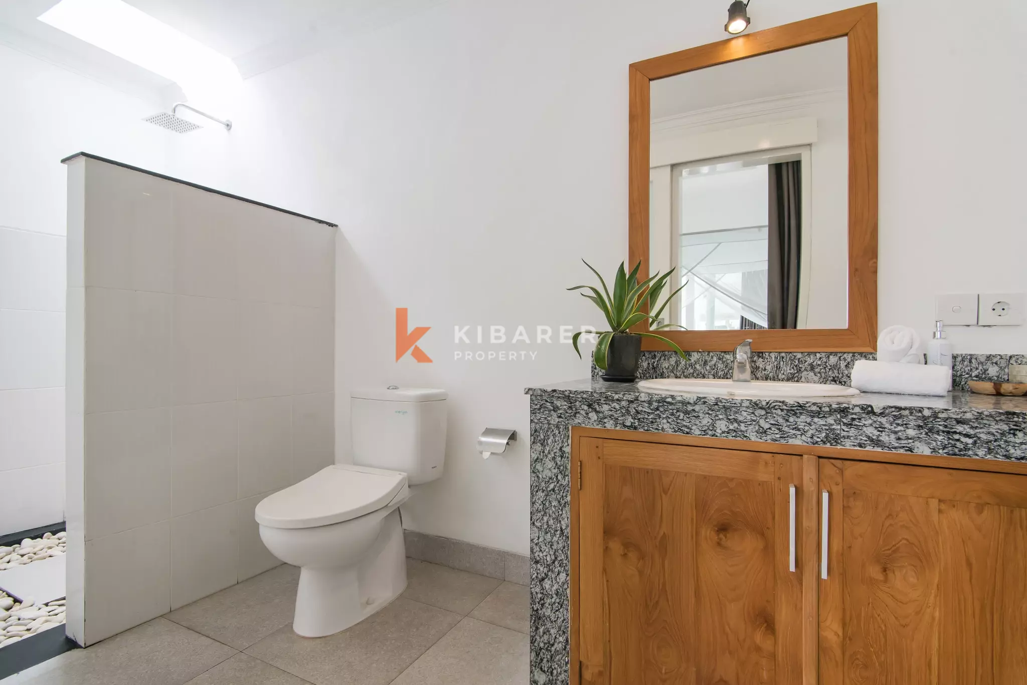 Beautiful Convenient Three Bedroom Villa in Berawa (Available on Feb 2026)