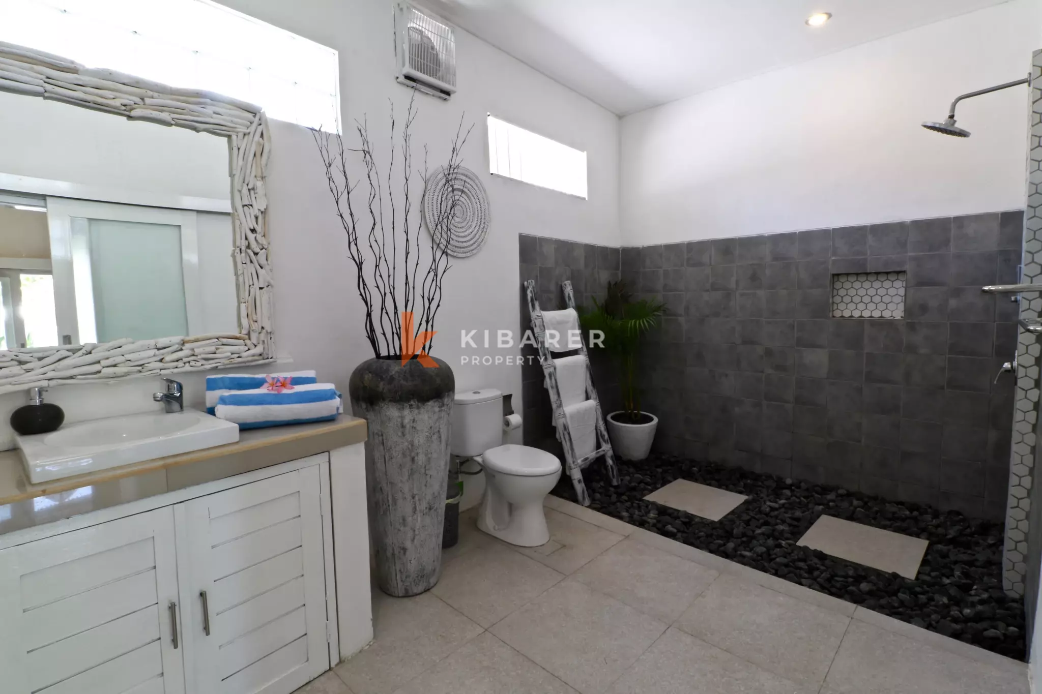 Charming Three-Bedroom Villa in Berawa’s Best Area