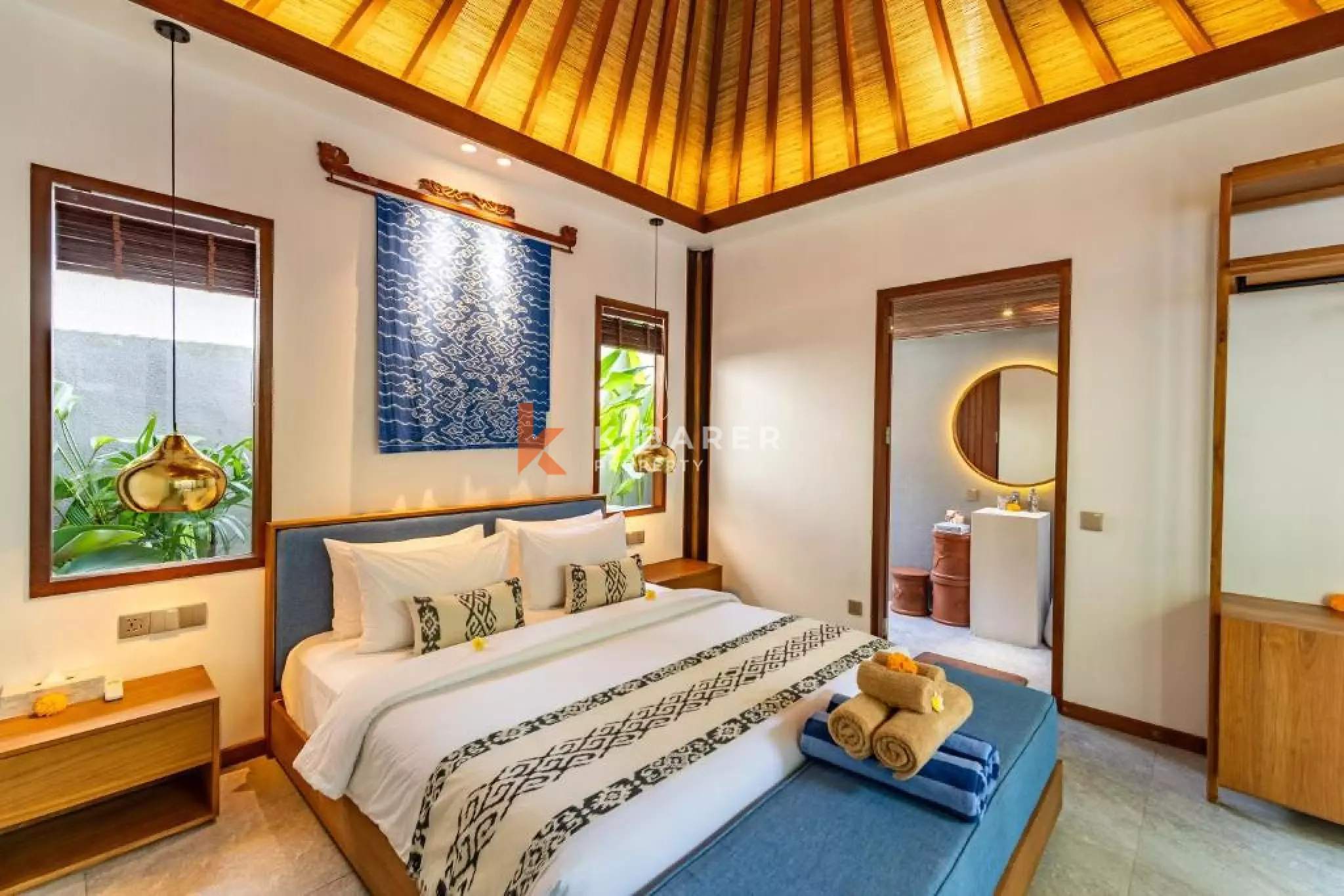 Modern Living in Nature Four Bedroom Villa in Ubud