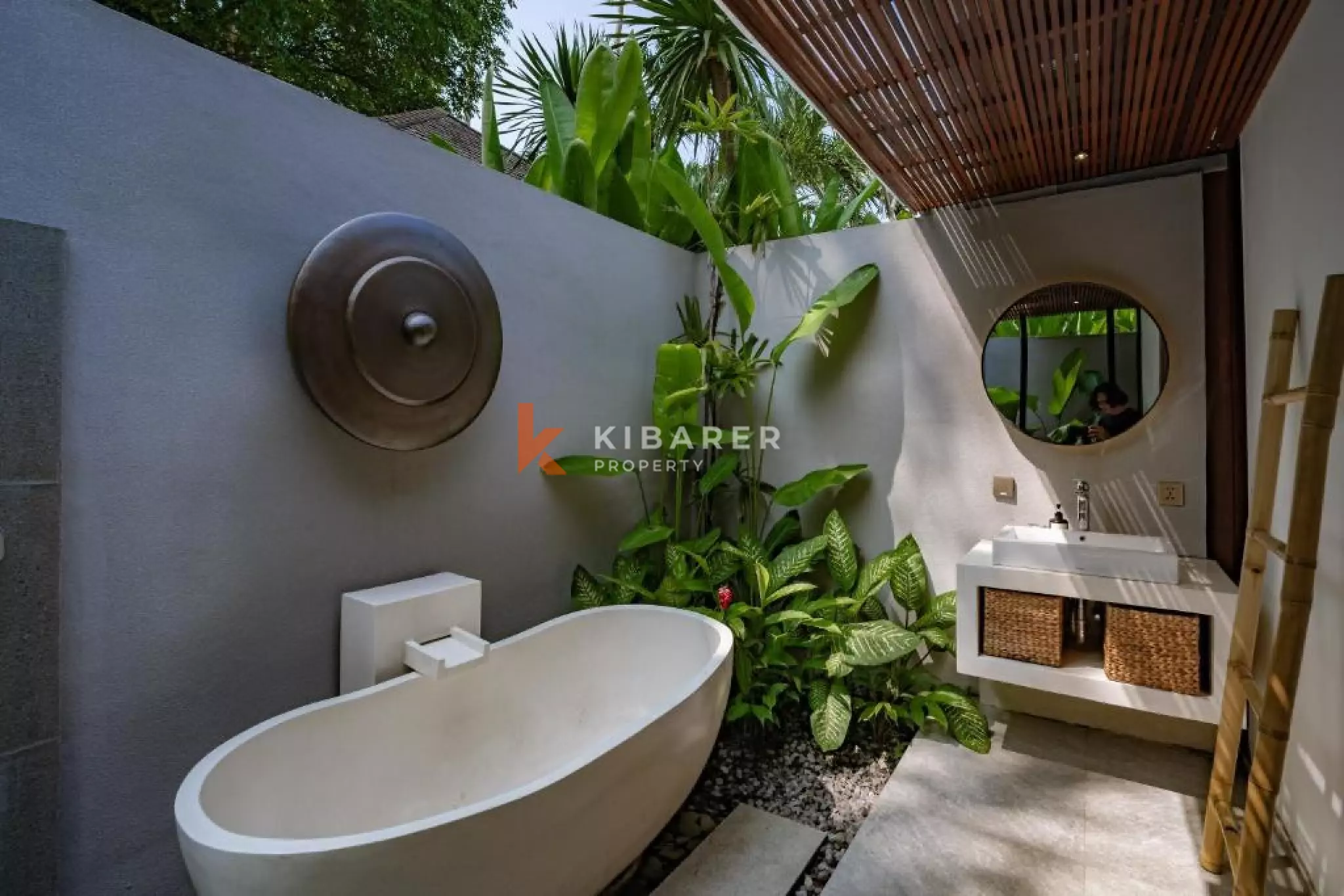 Modern Living in Nature Four Bedroom Villa in Ubud