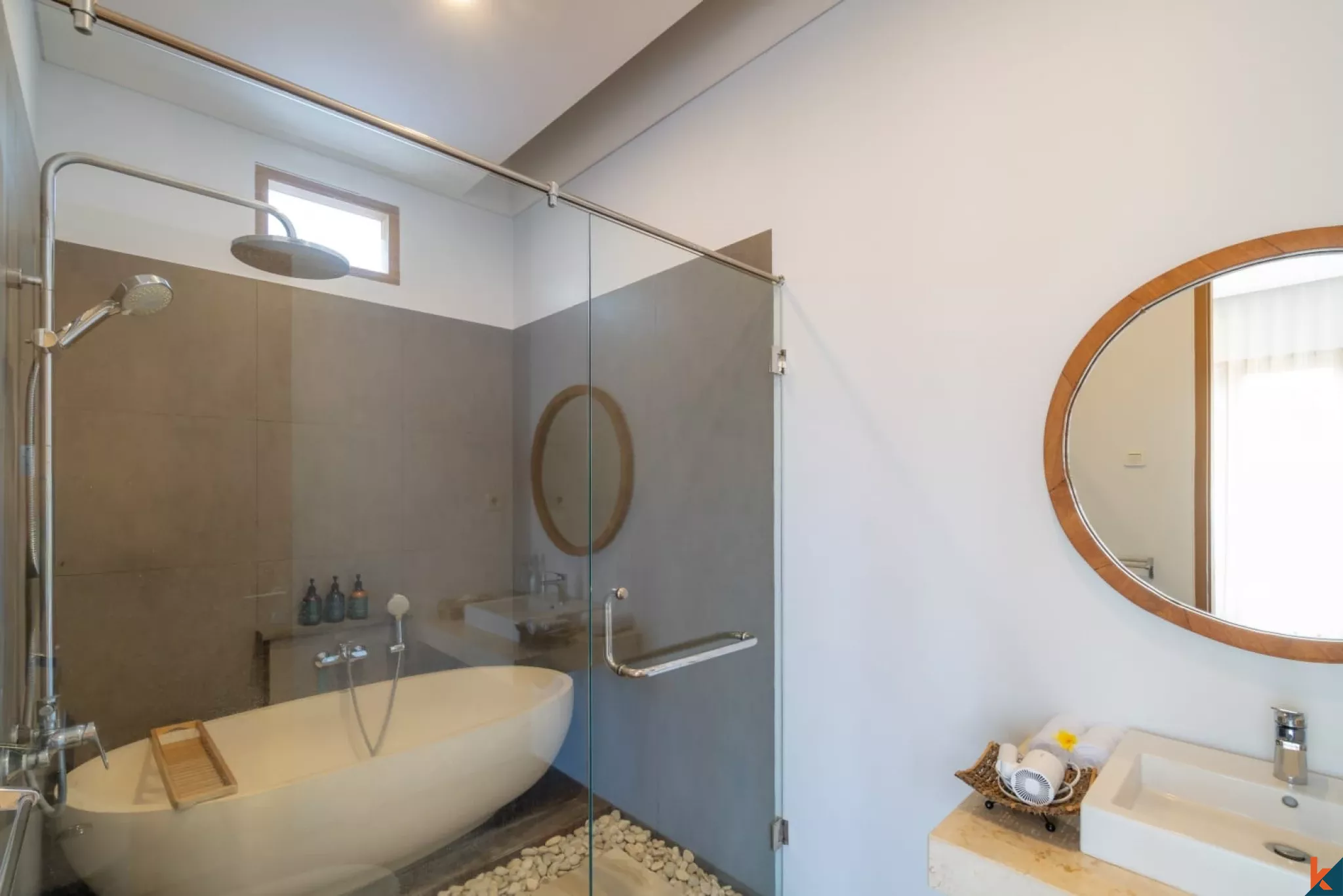 Modern Tropical 3-Bedroom Villa with Private Pool in the Heart of Pererenan