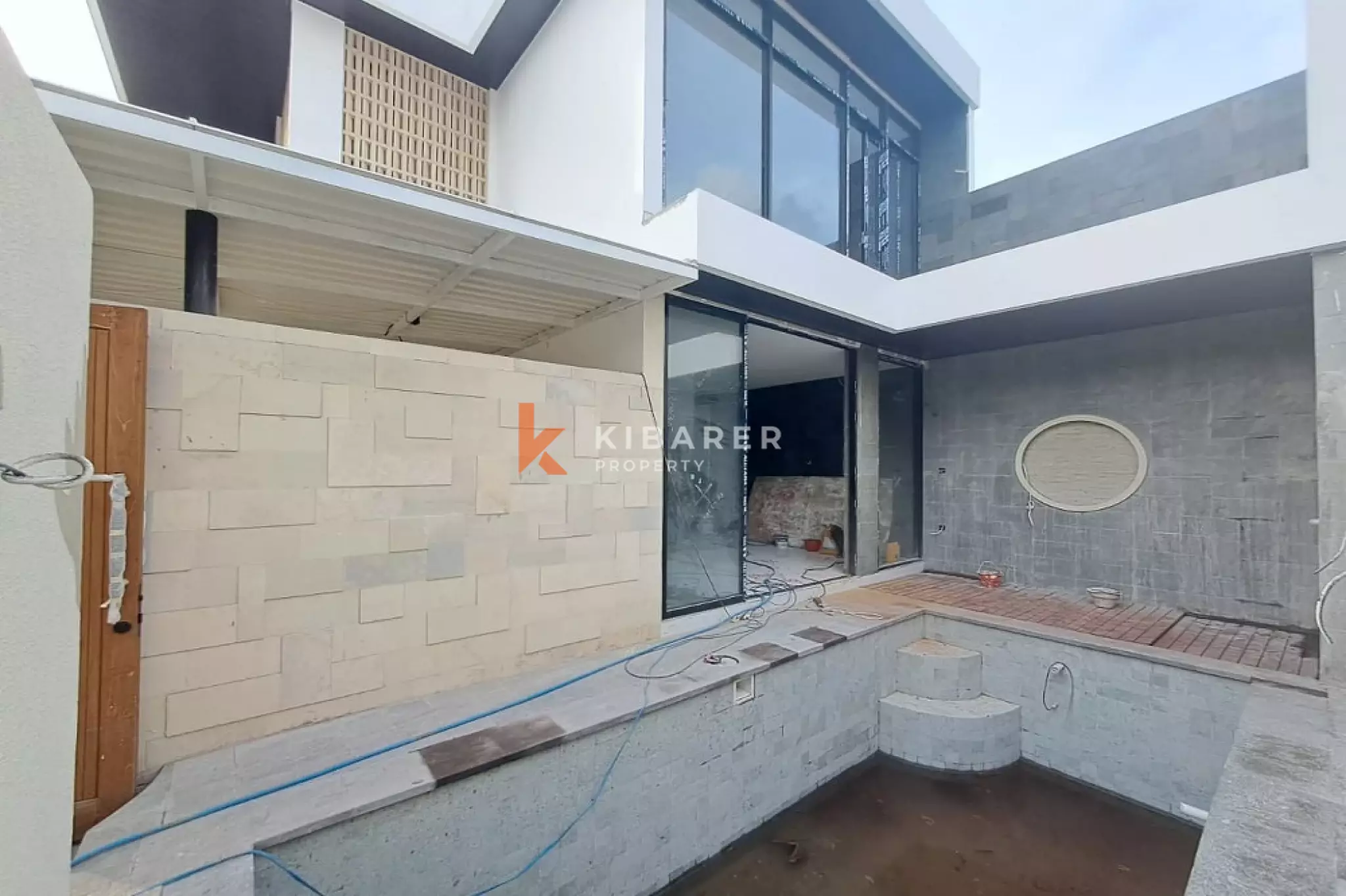 Villa minimaliste fermée de deux chambres dans un emplacement privilégié à Umalas (DISPONIBLE FIN DÉCEMBRE 2025)