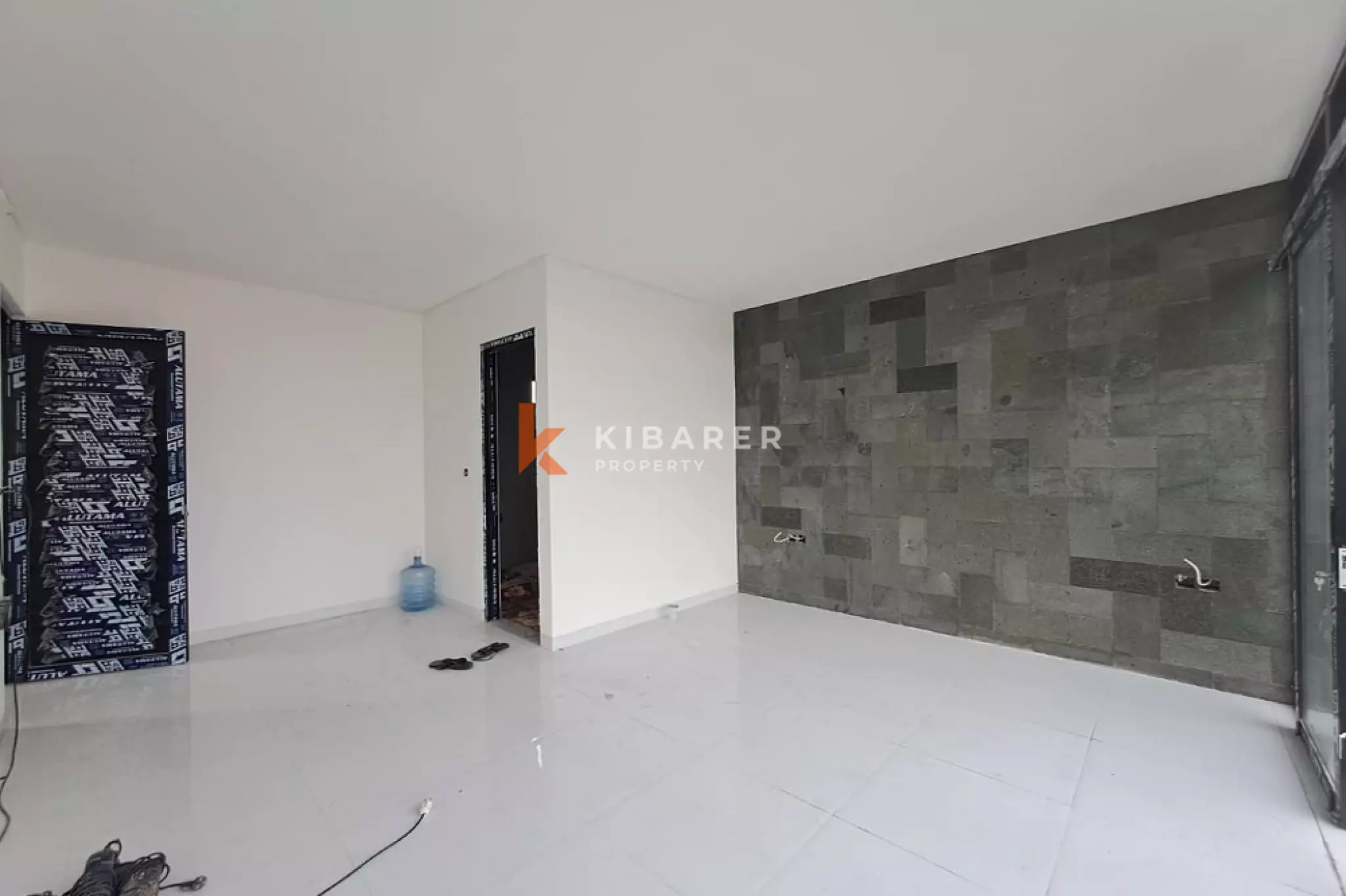 Villa minimaliste fermée de deux chambres dans un emplacement privilégié à Umalas (DISPONIBLE FIN DÉCEMBRE 2025)