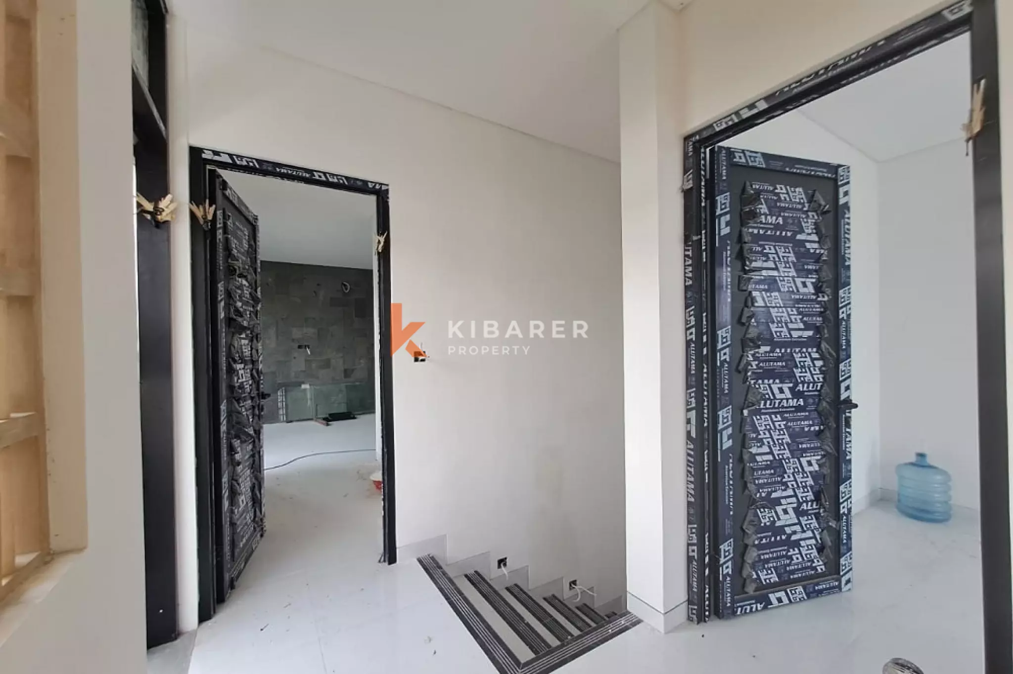 Villa minimaliste fermée de deux chambres dans un emplacement privilégié à Umalas (DISPONIBLE FIN DÉCEMBRE 2025)