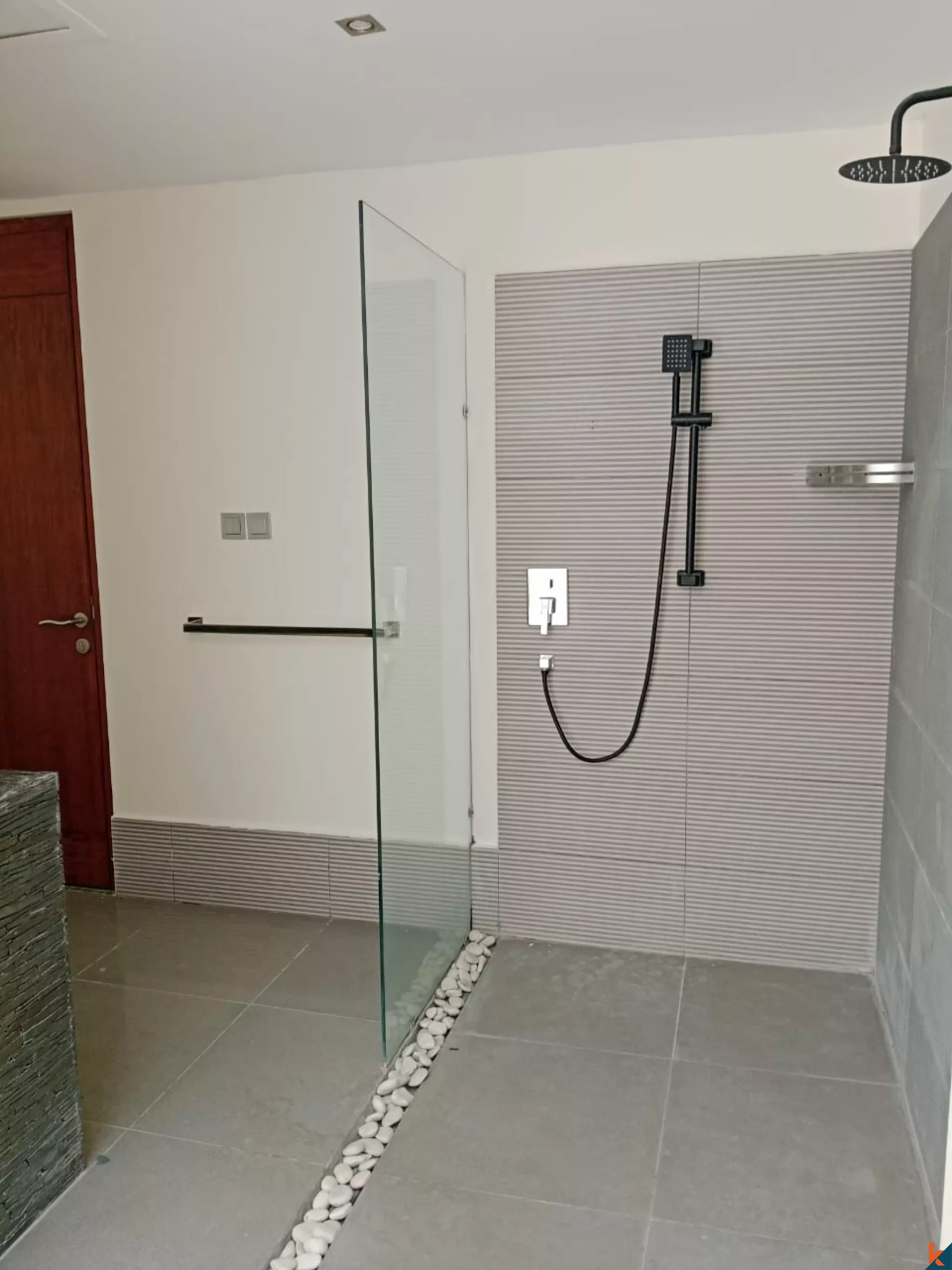 Charming 3+1 Bedroom Tropical Villa with Private Pool in Tibubeneng