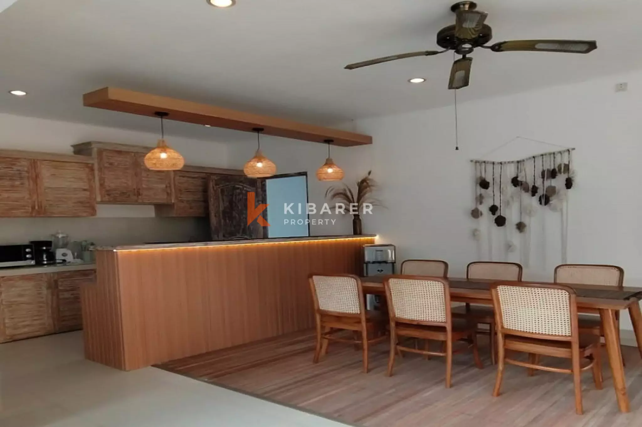 Newly Renovated Three-Bedrooms Open Living Villa in Berawa