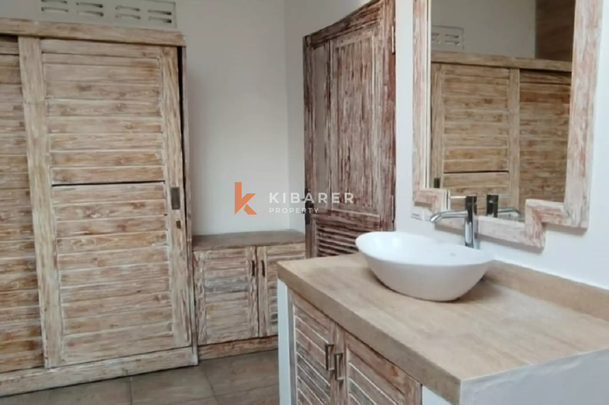 Newly Renovated Three-Bedrooms Open Living Villa in Berawa