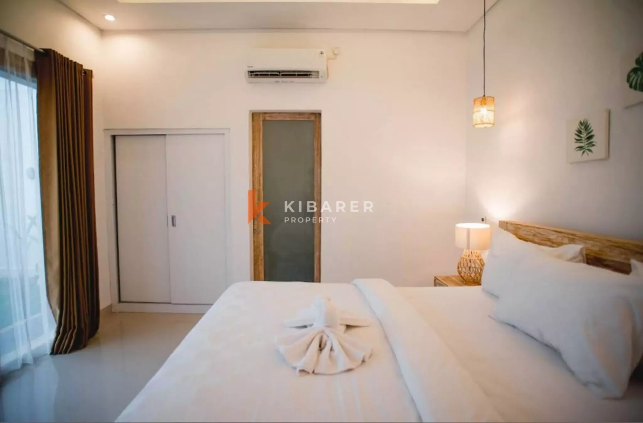 Villa Tiga Kamar Tidur Tanpa Perabot untuk Disewakan di Seminyak