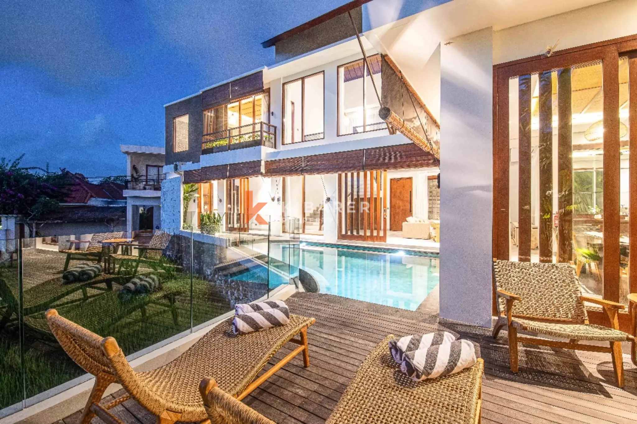 Rasakan Kehidupan di Pererenan dengan Vila Modern Lima Kamar Tidur dan Ketenangan Sawah