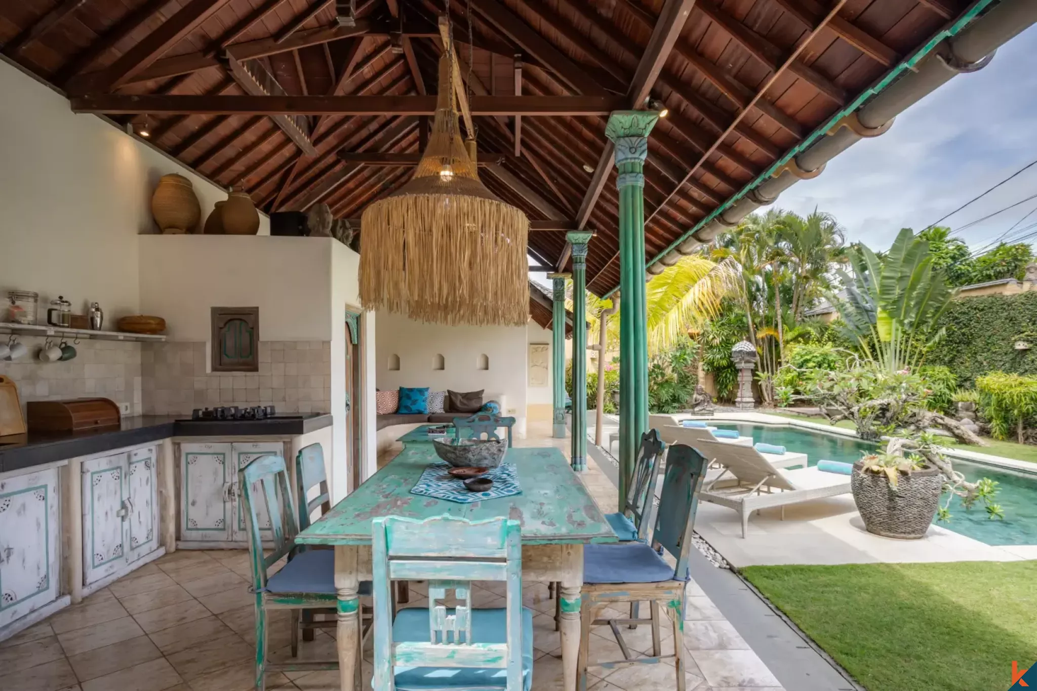 Charmante villa traditionnelle de trois chambres à coucher en location dans le quartier central de Drupadi