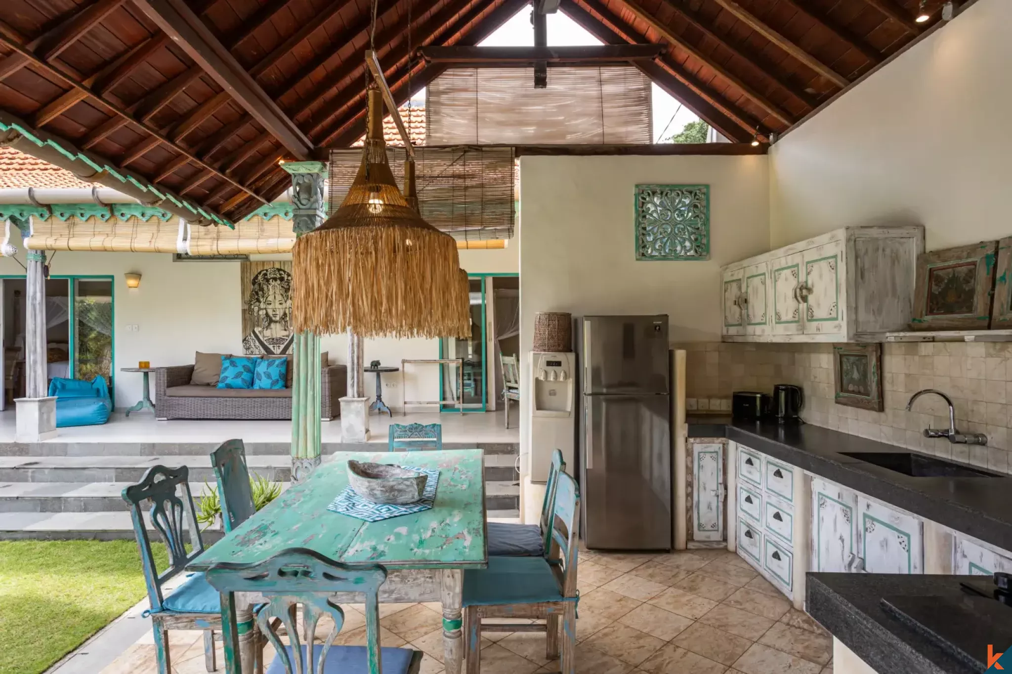 Charmante villa traditionnelle de trois chambres à coucher en location dans le quartier central de Drupadi