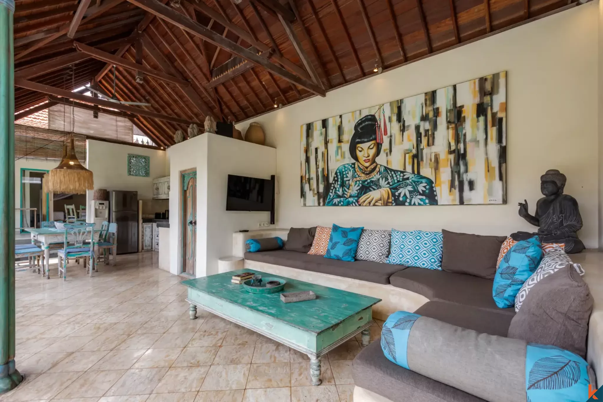 Charmante villa traditionnelle de trois chambres à coucher en location dans le quartier central de Drupadi