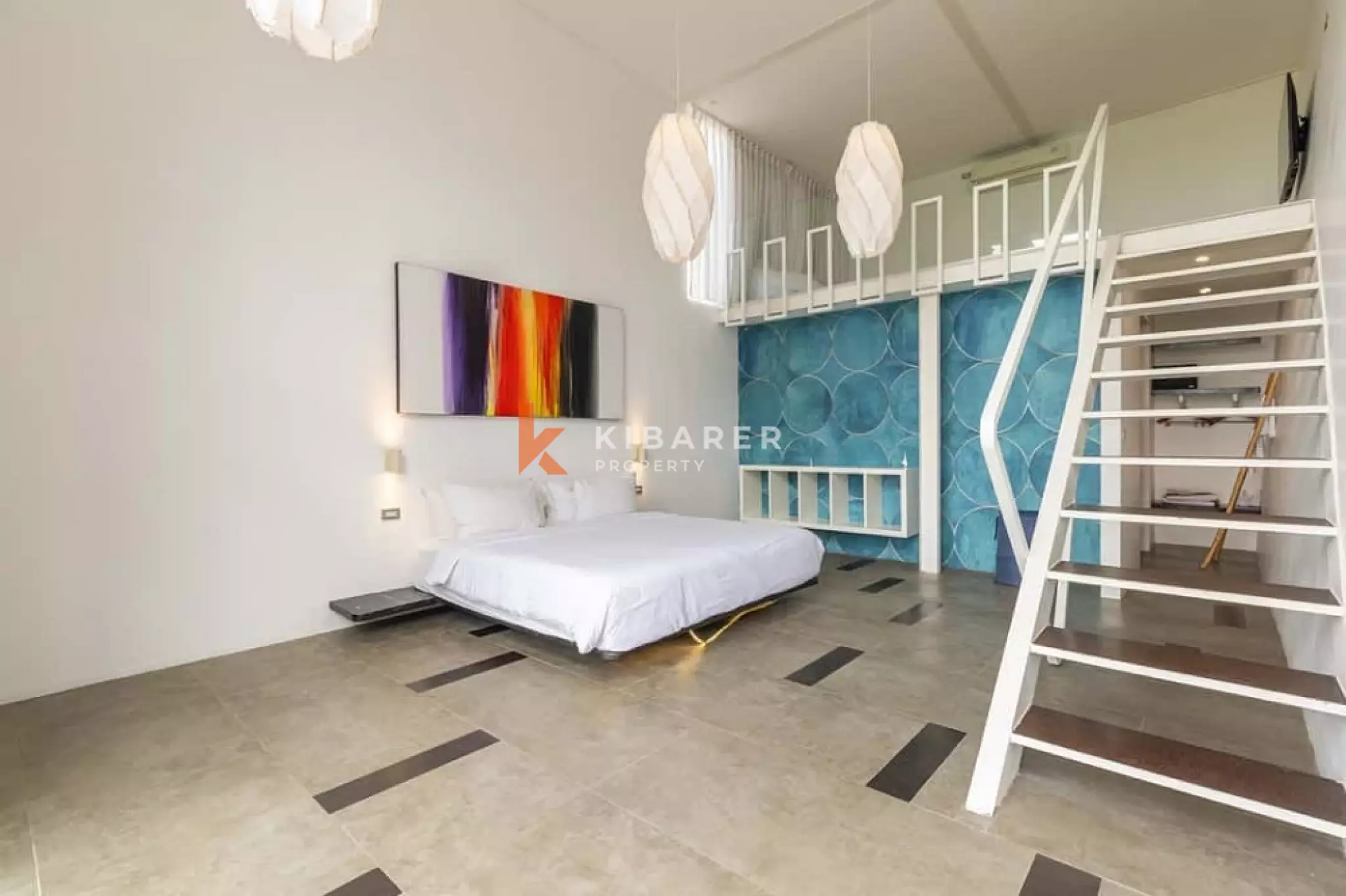 Vila Artistik Empat Kamar Tidur dengan Kolam Renang Infinity di Area Pererenan