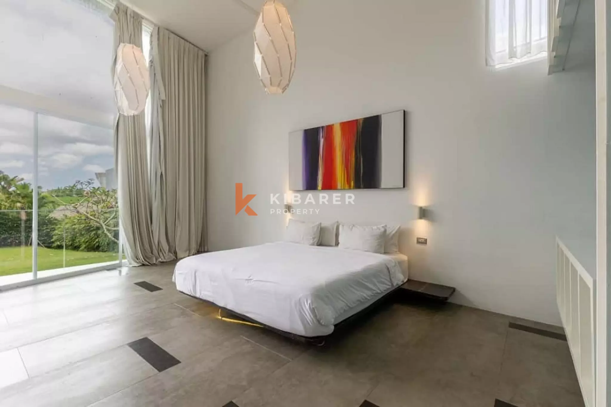 Vila Artistik Empat Kamar Tidur dengan Kolam Renang Infinity di Area Pererenan