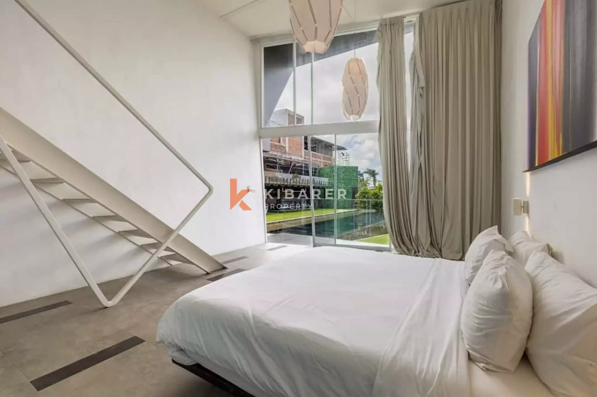 Vila Artistik Empat Kamar Tidur dengan Kolam Renang Infinity di Area Pererenan