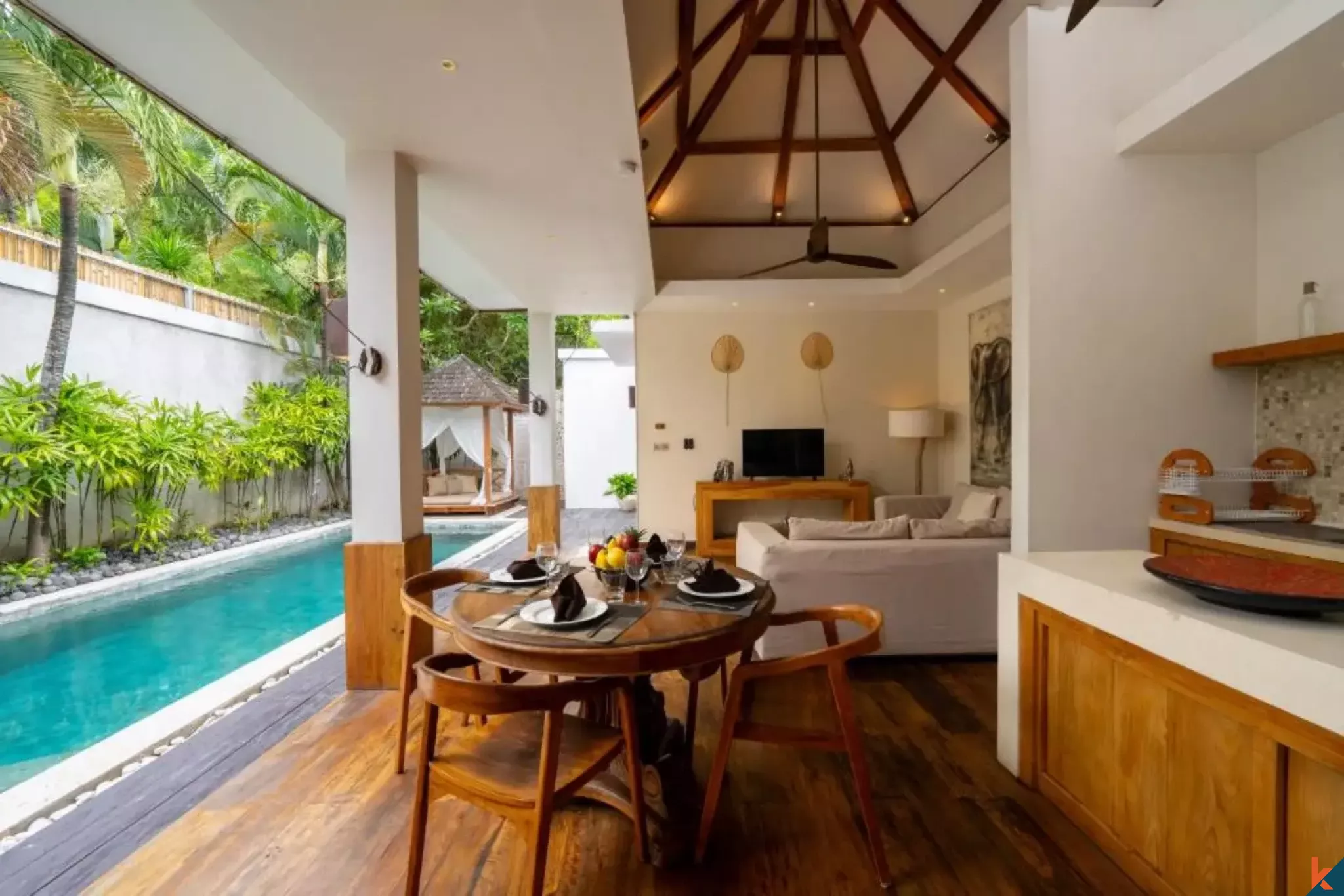 Vila liburan dengan dua kamar tidur dan hak sewa di bagian utara Seminyak