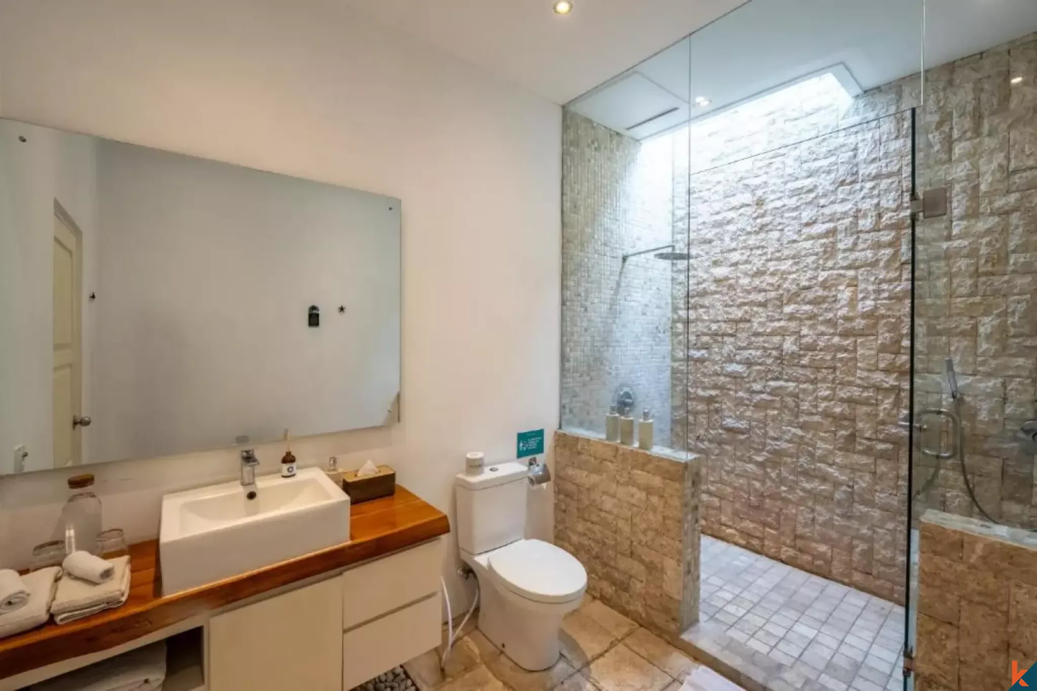 Vila liburan dengan dua kamar tidur dan hak sewa di bagian utara Seminyak