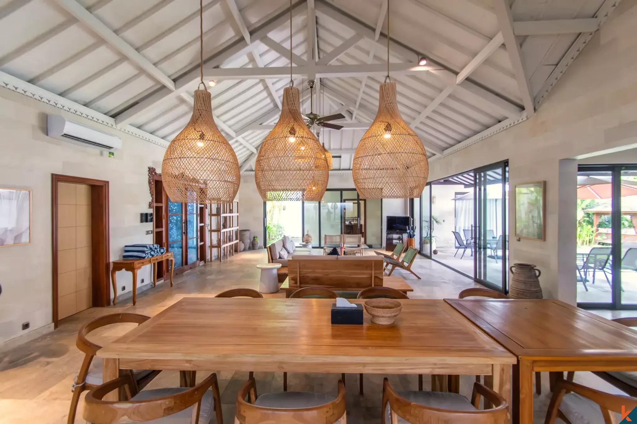 Superbe propriété immobilière de six chambres avec vue sur les rizières verdoyantes à Babakan