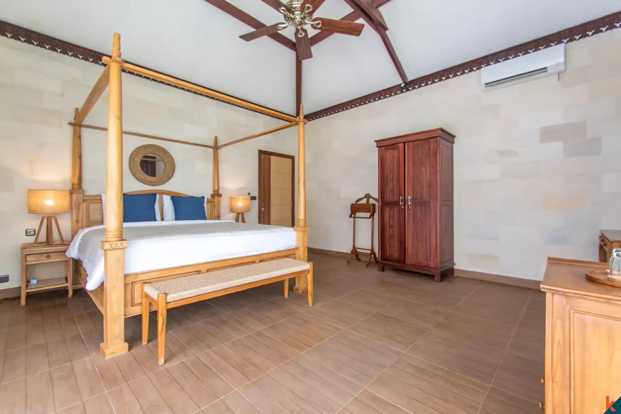 Superbe propriété immobilière de six chambres avec vue sur les rizières verdoyantes à Babakan