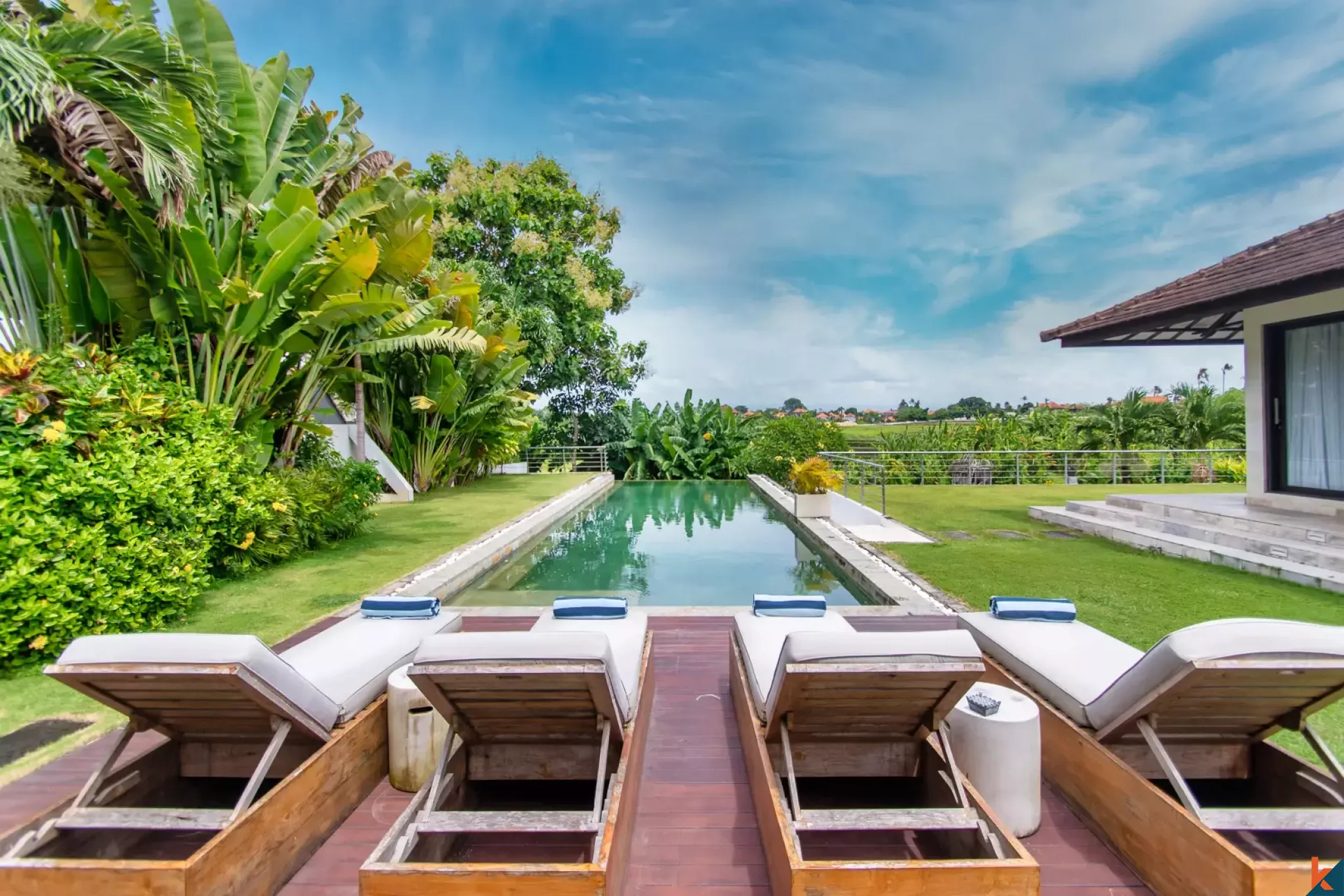 Superbe propriété immobilière de six chambres avec vue sur les rizières verdoyantes à Babakan