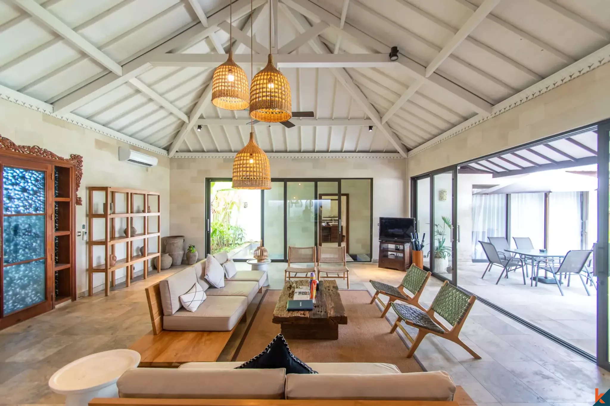 Superbe propriété immobilière de six chambres à coucher avec vue sur les rizières verdoyantes à Babakan