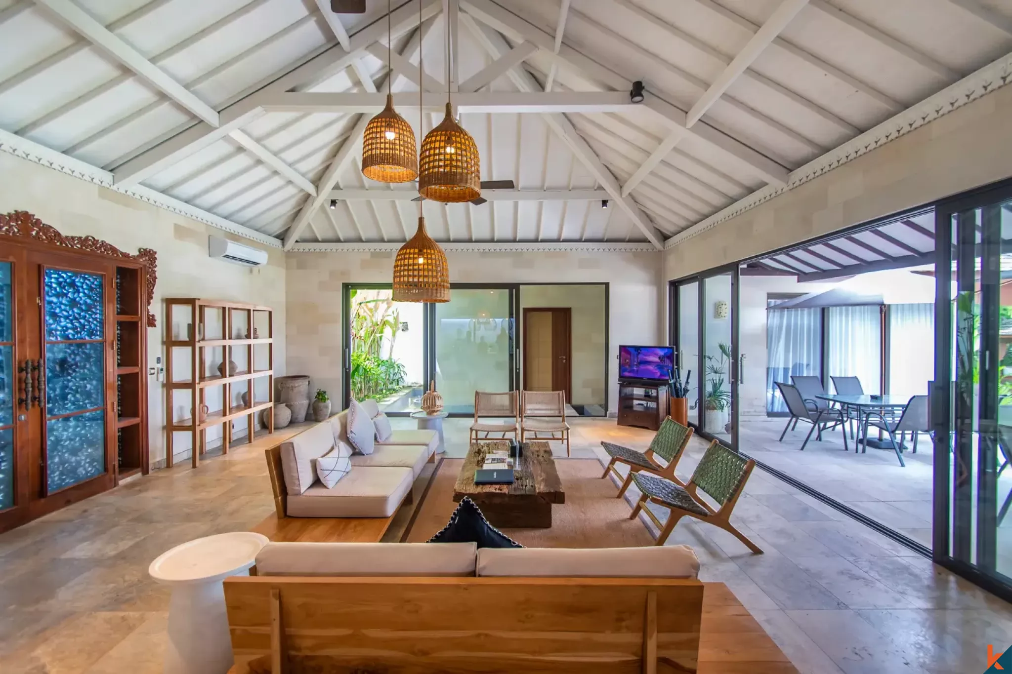 Superbe propriété immobilière de six chambres à coucher avec vue sur les rizières verdoyantes à Babakan