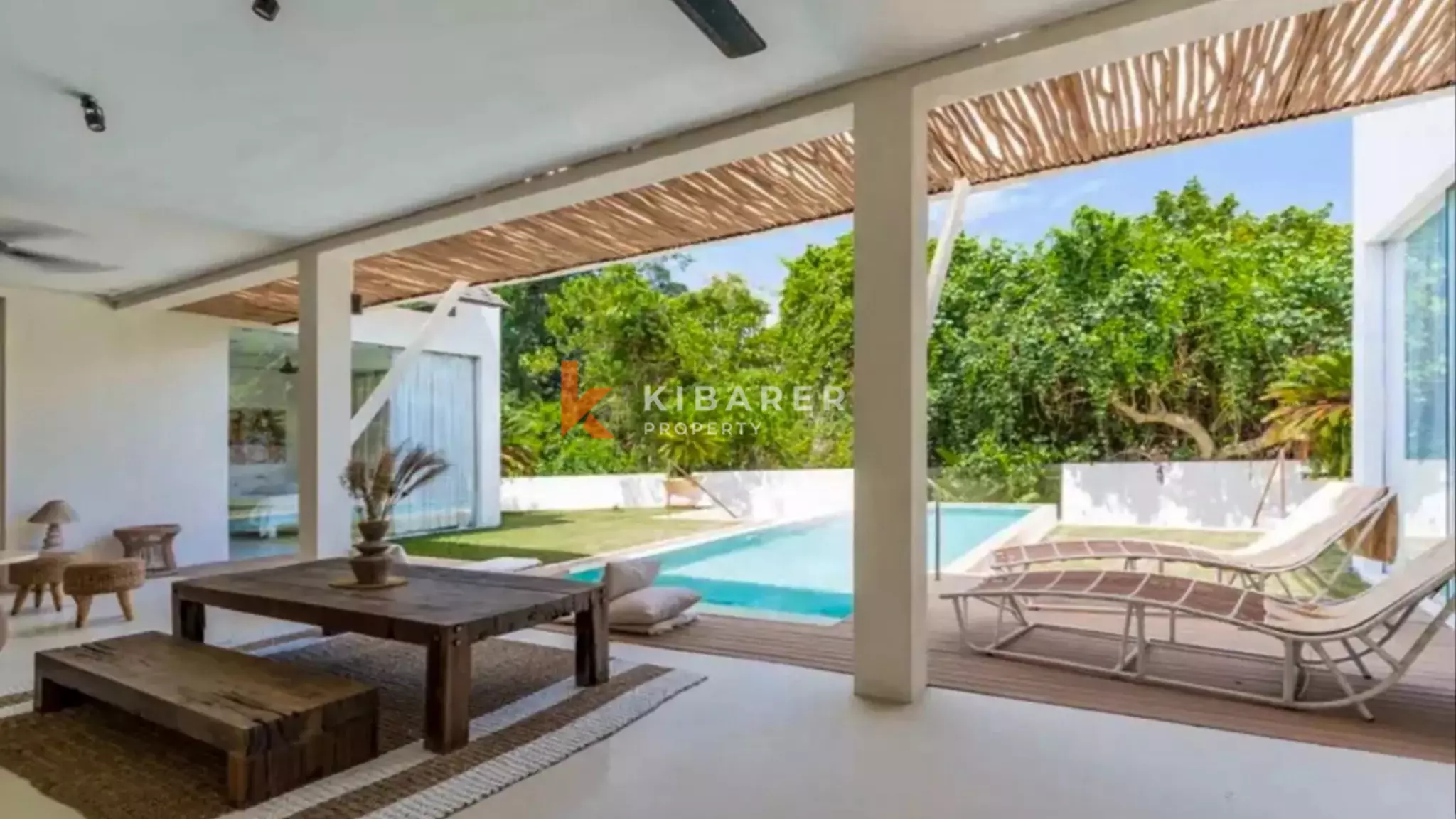 Elegant Three-Bedroom Enclosed Living Villa for Rent Near Pererenan Beach