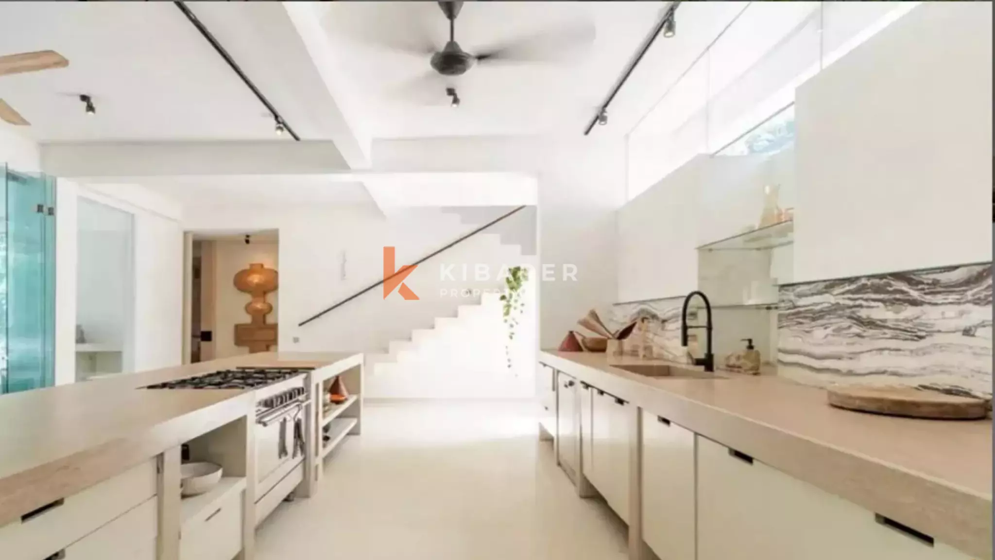 Elegant Three-Bedroom Enclosed Living Villa for Rent Near Pererenan Beach