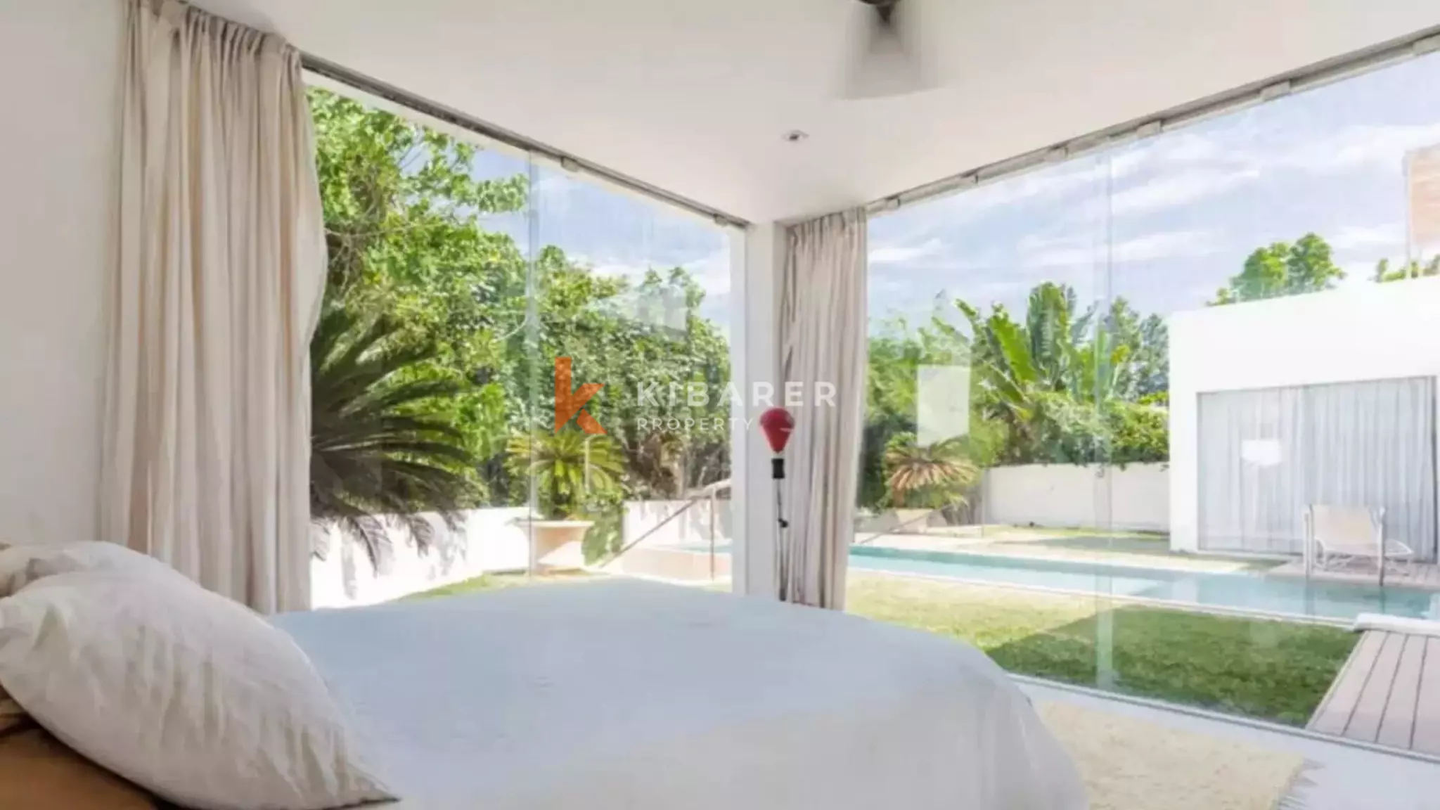 Elegant Three-Bedroom Enclosed Living Villa for Rent Near Pererenan Beach