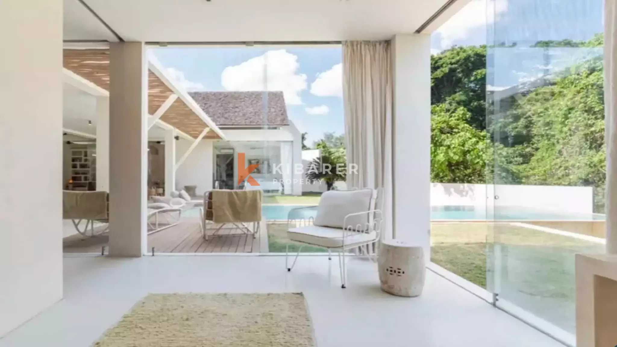 Elegant Three-Bedroom Enclosed Living Villa for Rent Near Pererenan Beach