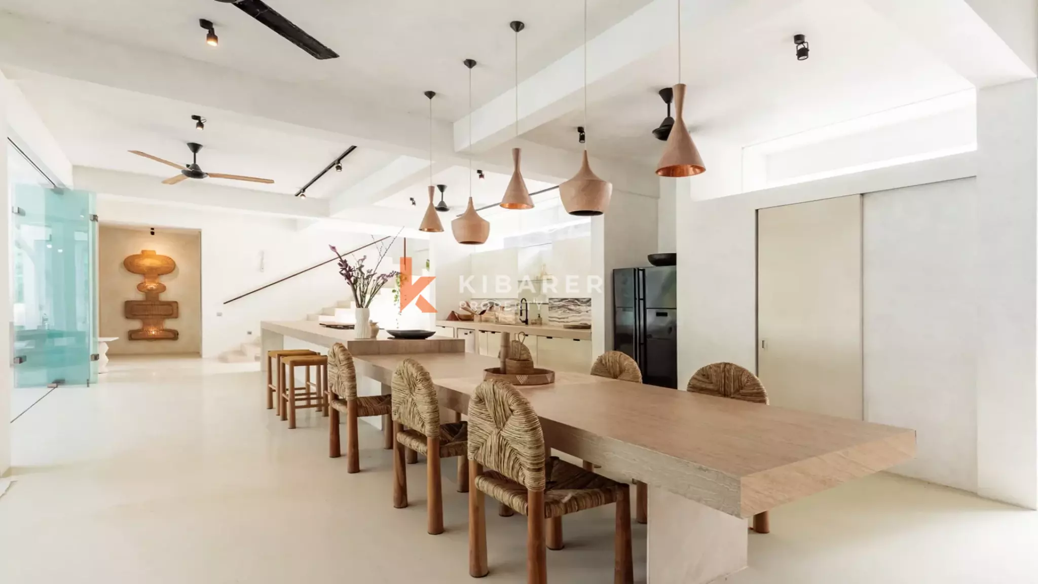 Elegant Three-Bedroom Enclosed Living Villa for Rent Near Pererenan Beach