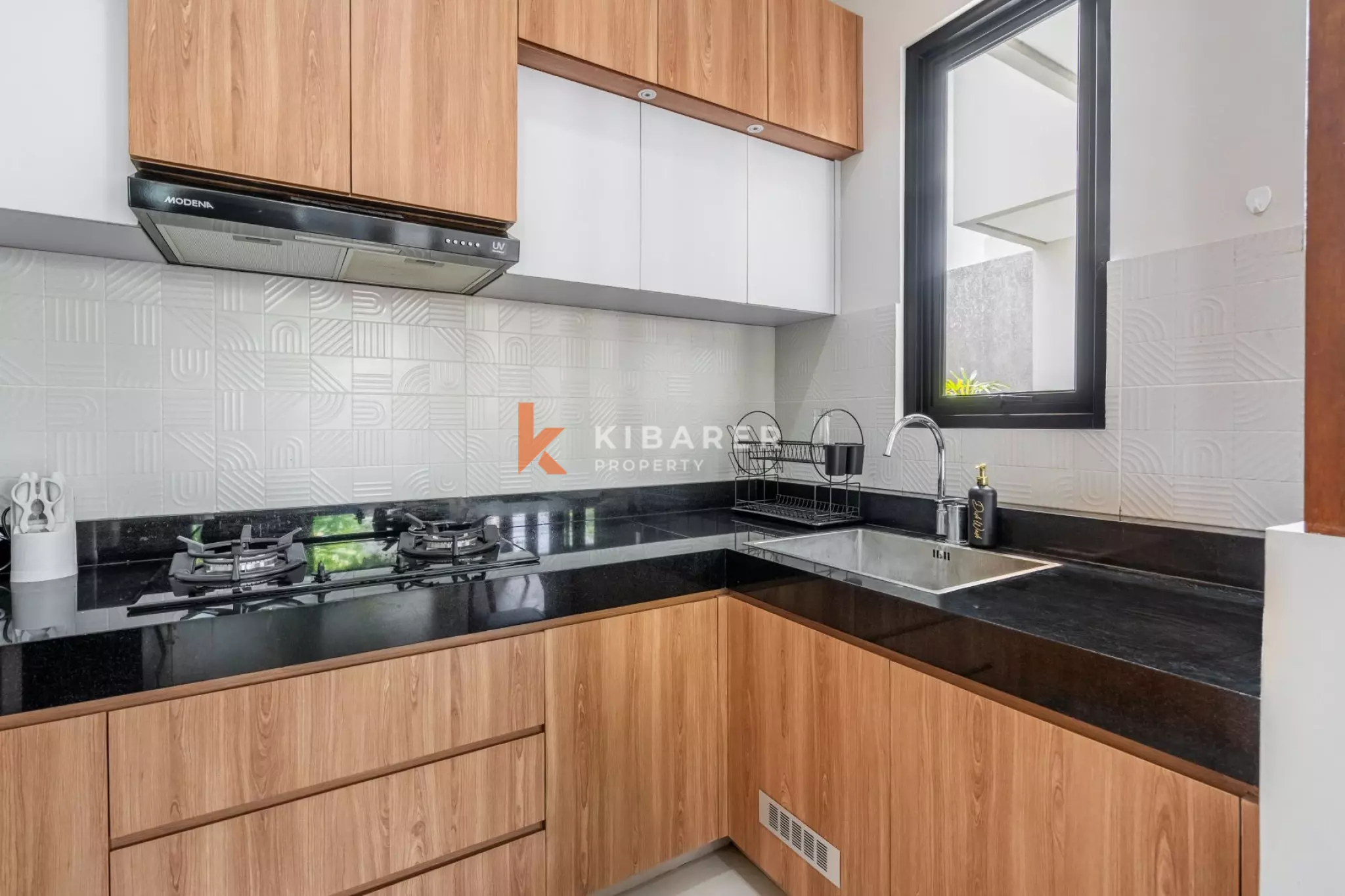 Villa Ramah Keluarga dengan Dua Kamar Tidur di Sanur - Kolam Renang & Ruang Tamu Tertutup