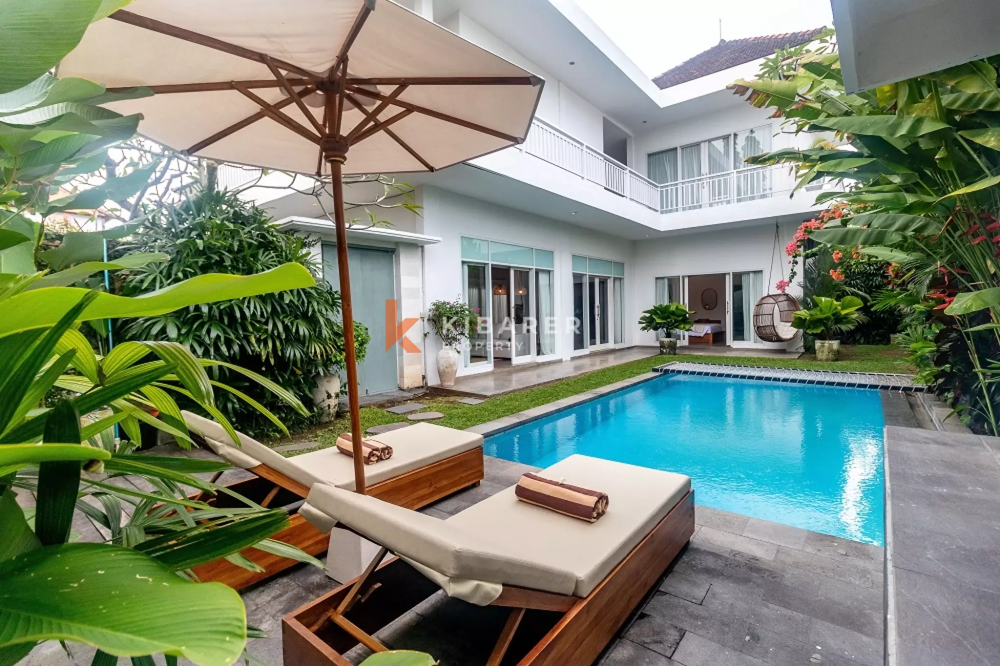 Villa meublée de trois chambres, idéale pour se détendre, située dans la région de Canggu.