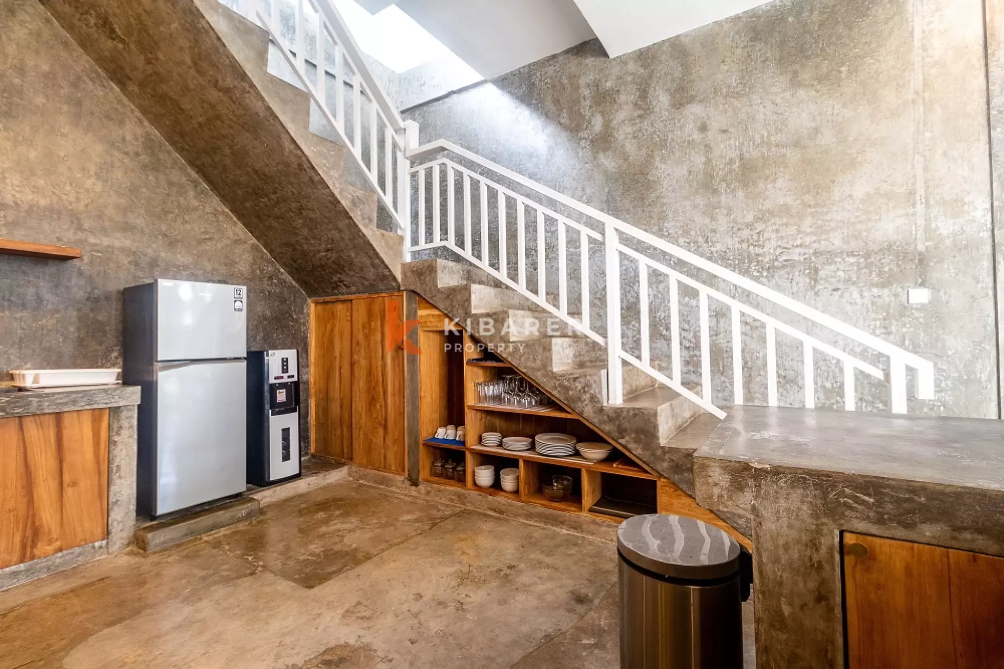 Villa meublée de trois chambres, idéale pour se détendre, située dans la région de Canggu.