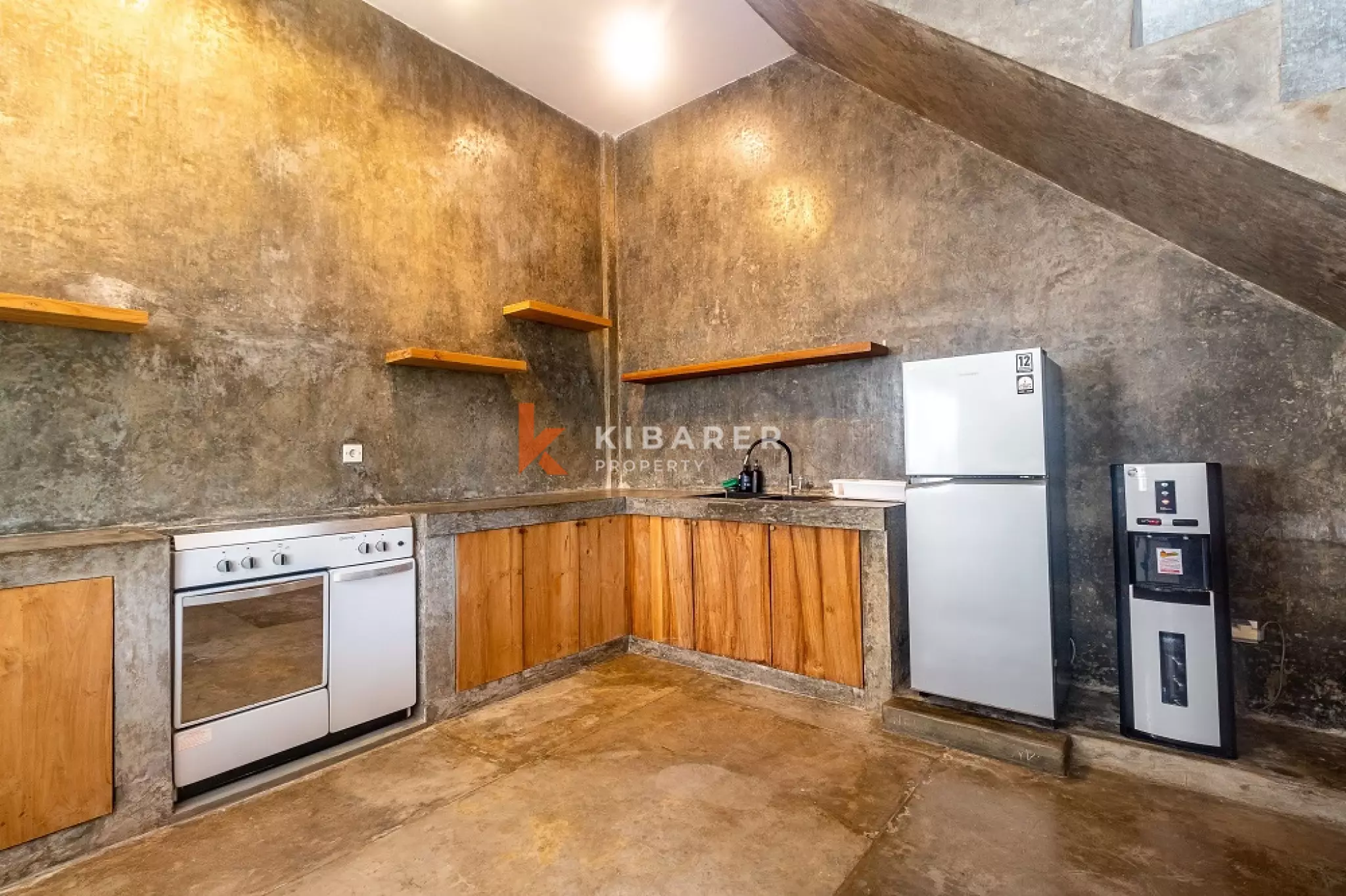 Villa meublée de trois chambres, idéale pour se détendre, située dans la région de Canggu.